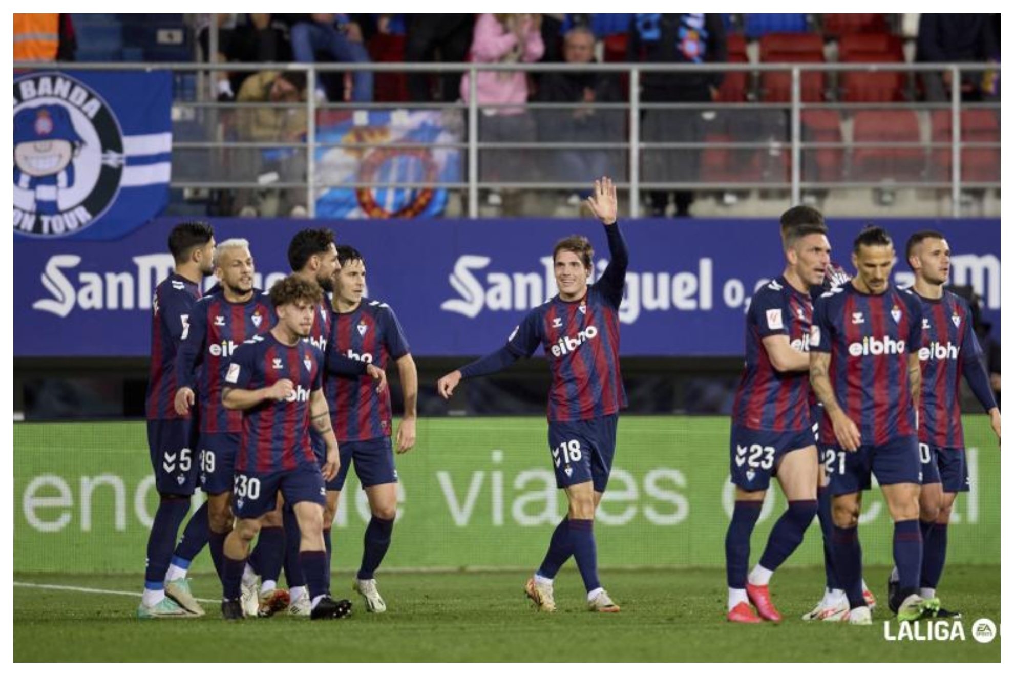 Jon Bautista celebra su gol al Espanyol en Ipurua... aunque al final no valió de mucho