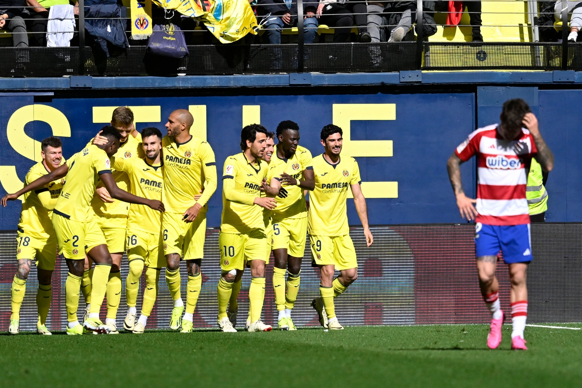 Varios jugadores del Villarreal tocados por un virus estomacal.