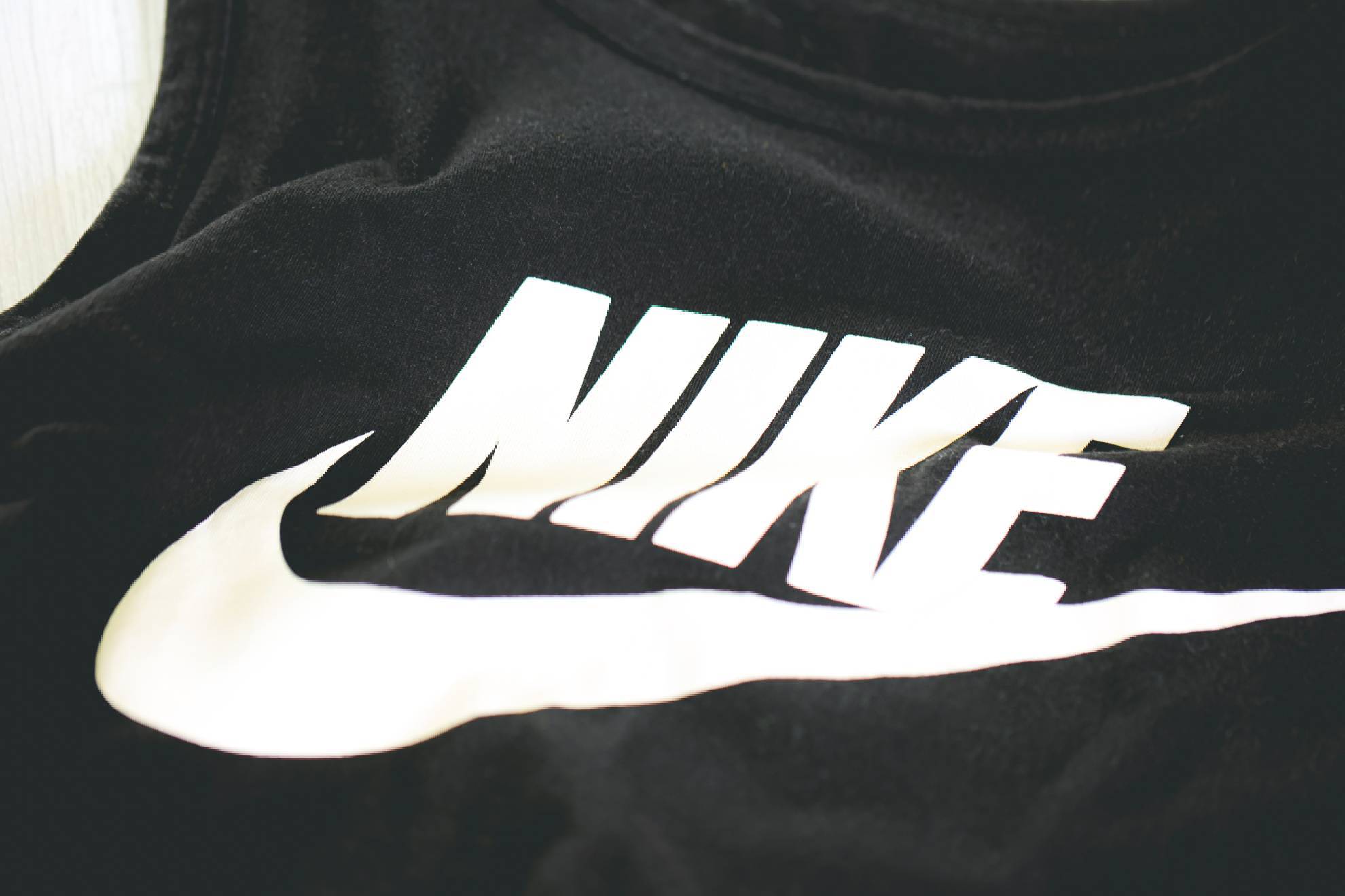 Chollos Amazon: camisetas baratas de Nike y Helly Hansen, cremas Nivea para hombre al 40%...