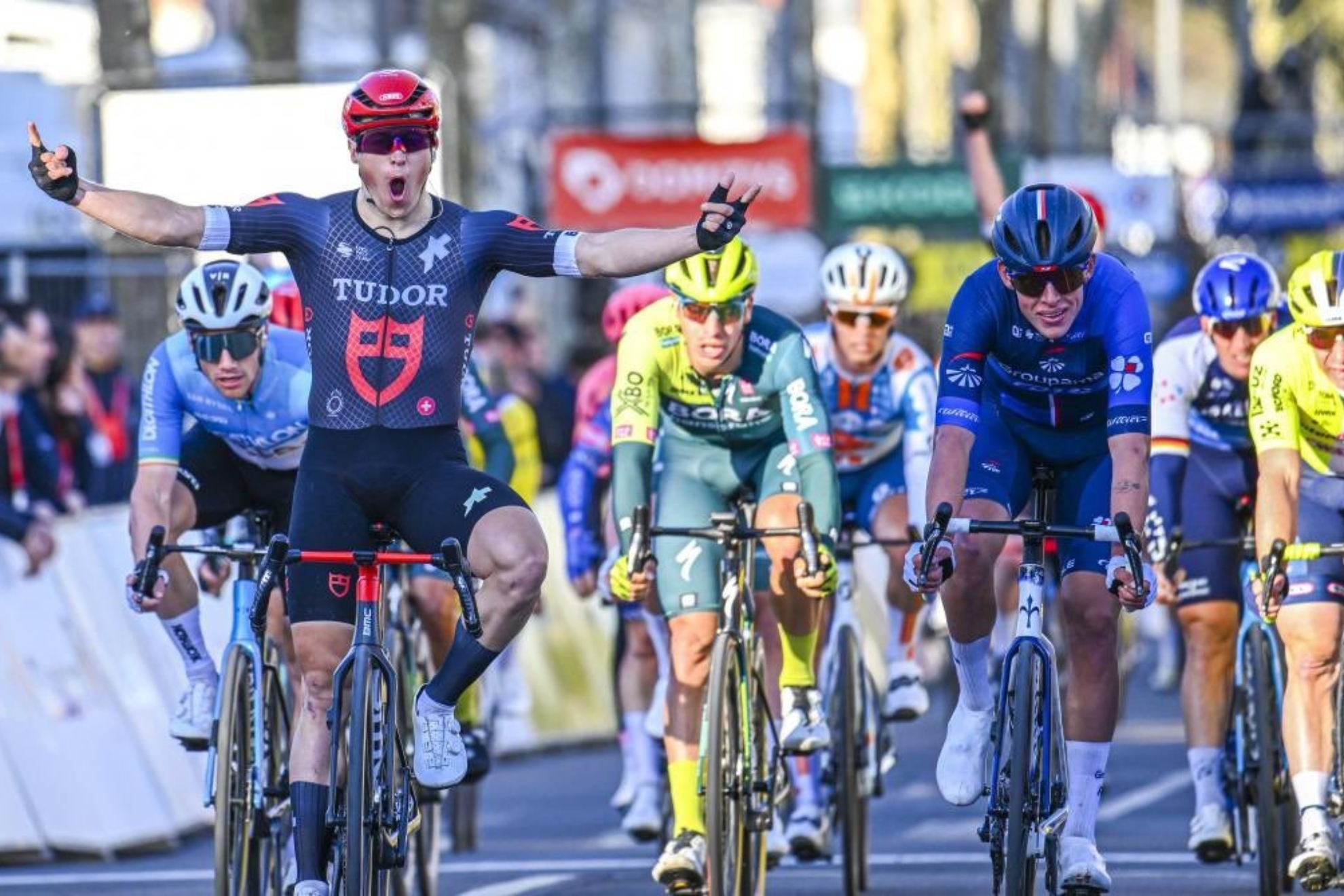 De Kleijn se impone en Montargis y da la primera victoria World Tour a Tudor Pro Cycling Team