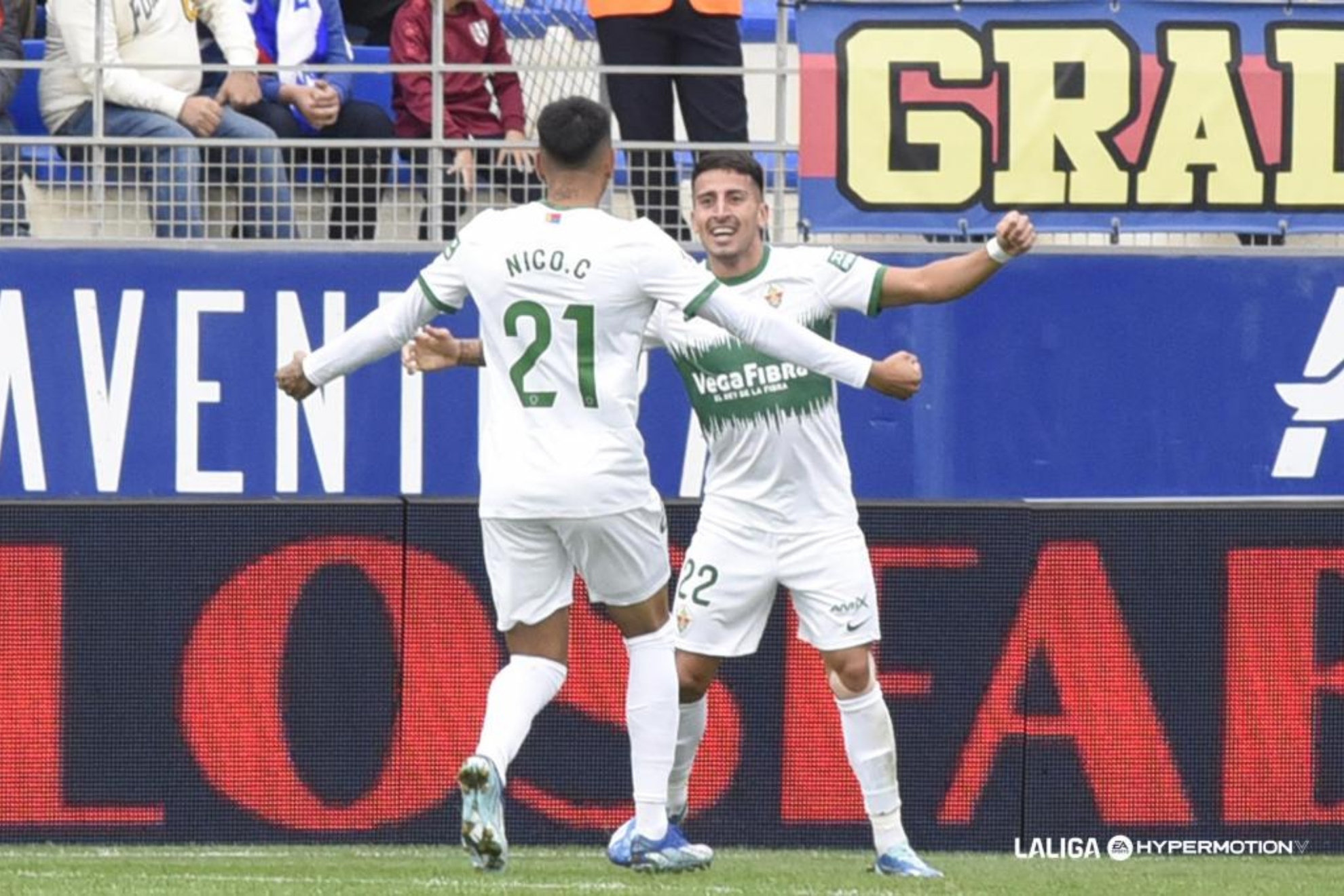 Nico Fernndez y Nico Castro celebran uno de los goles ilicitanos esta temporada.
