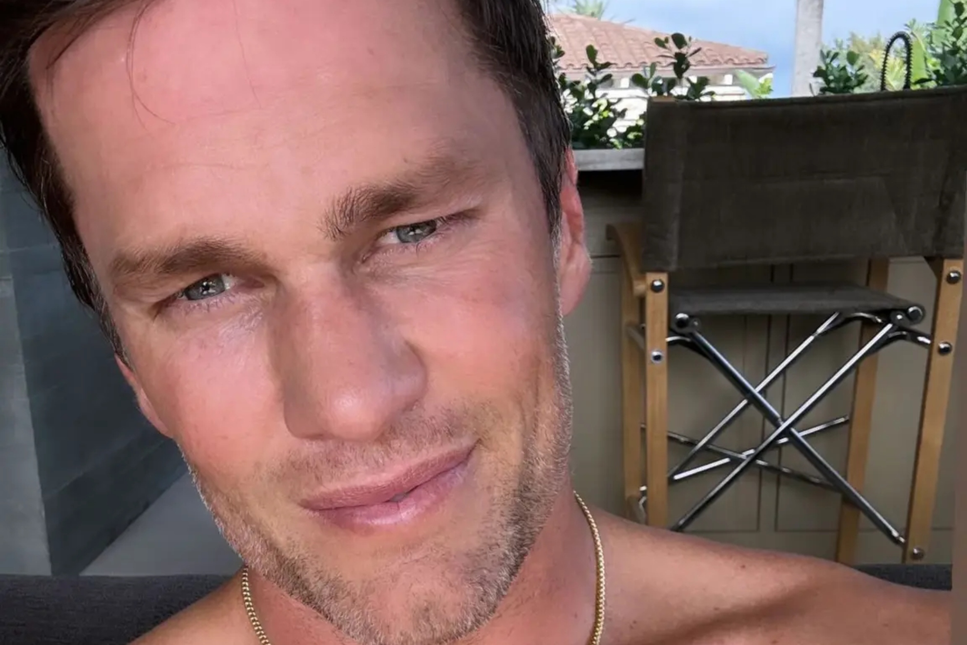 Tom Bradys shirtless pool party invitation raises questions while Gisel Bundchens romance goes great