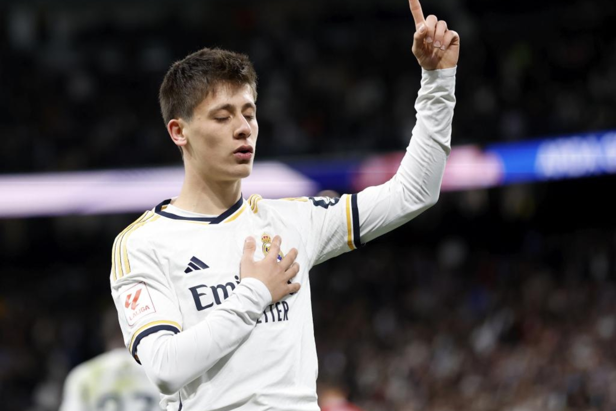 G�ler celebra su primer gol con el Real Madrid