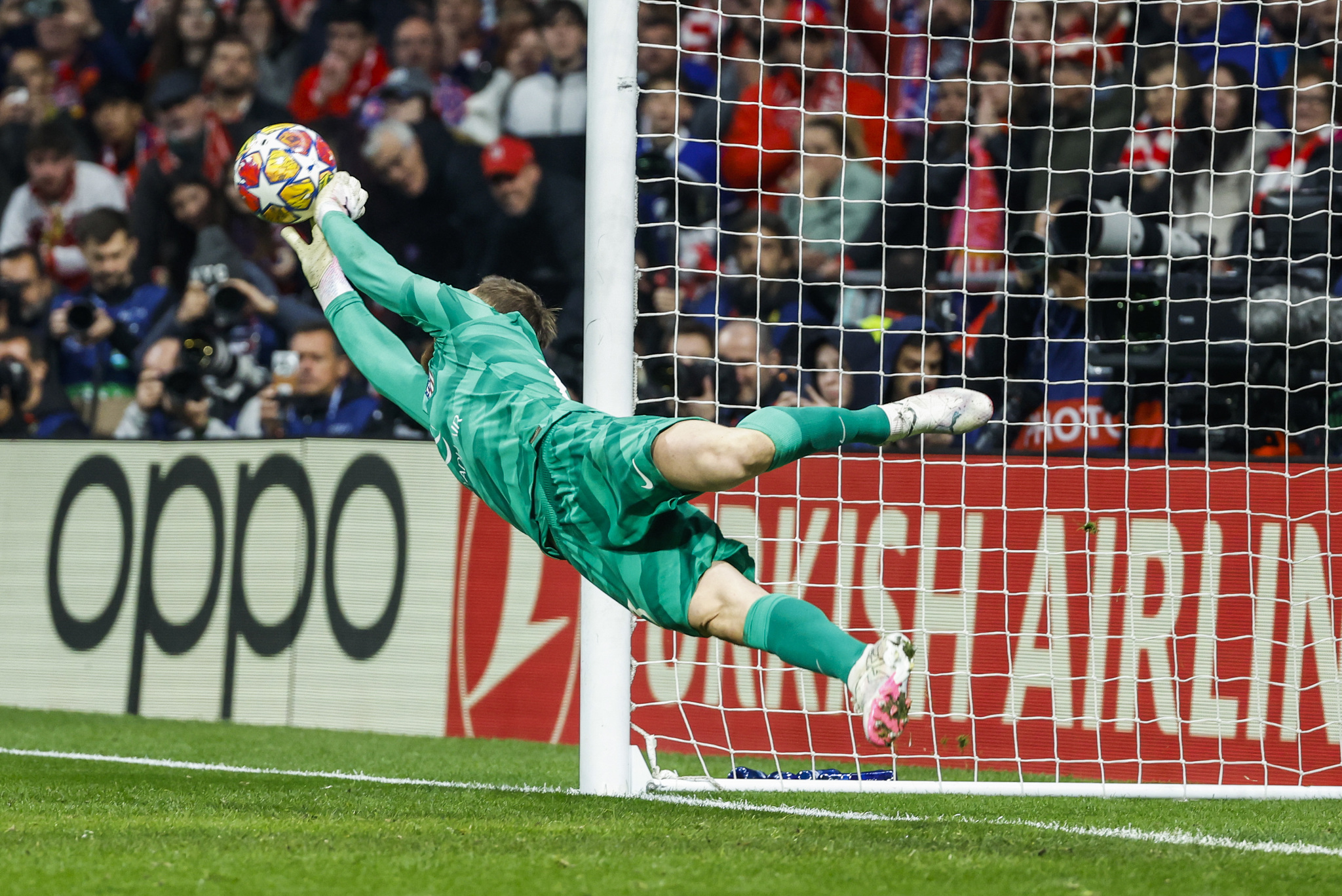 Jan Oblak saves Inters second penalty