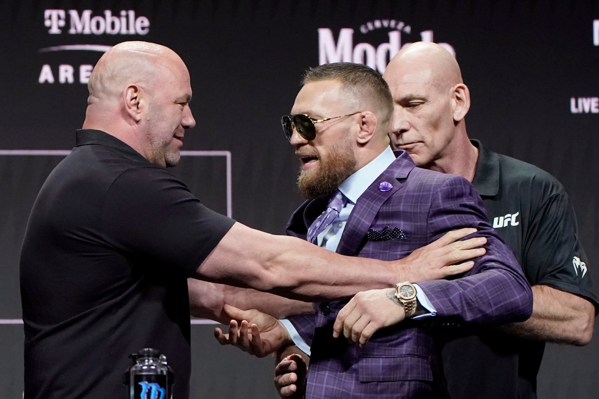 Dana White is using Conor McGregor to catapult another fighter, claims UFC legend