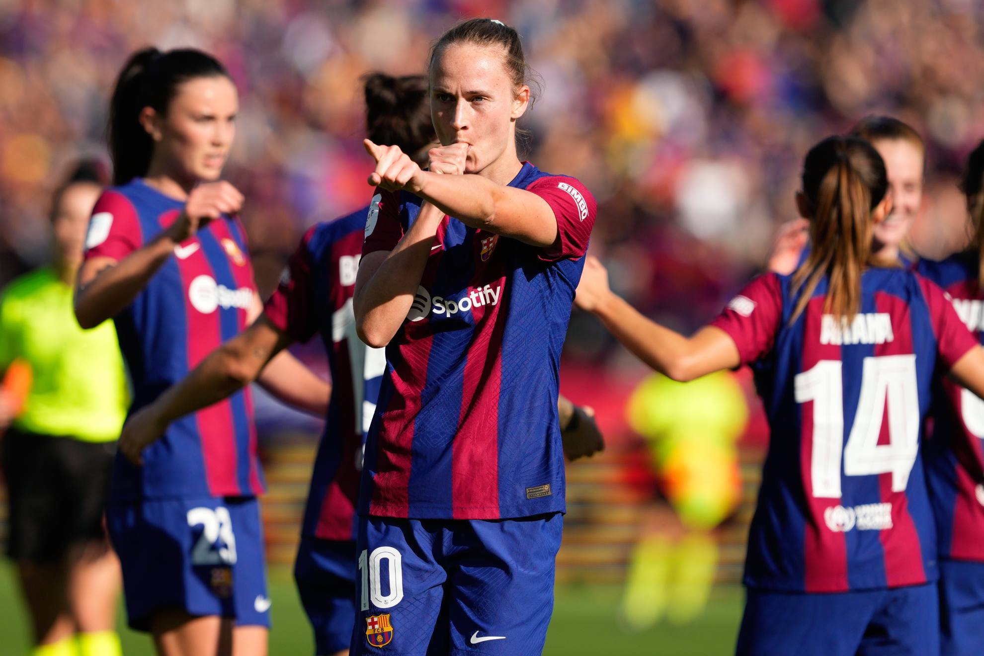 Caroline Graham Hansen celebra un gol con el Barcelona esta temporada / EFE