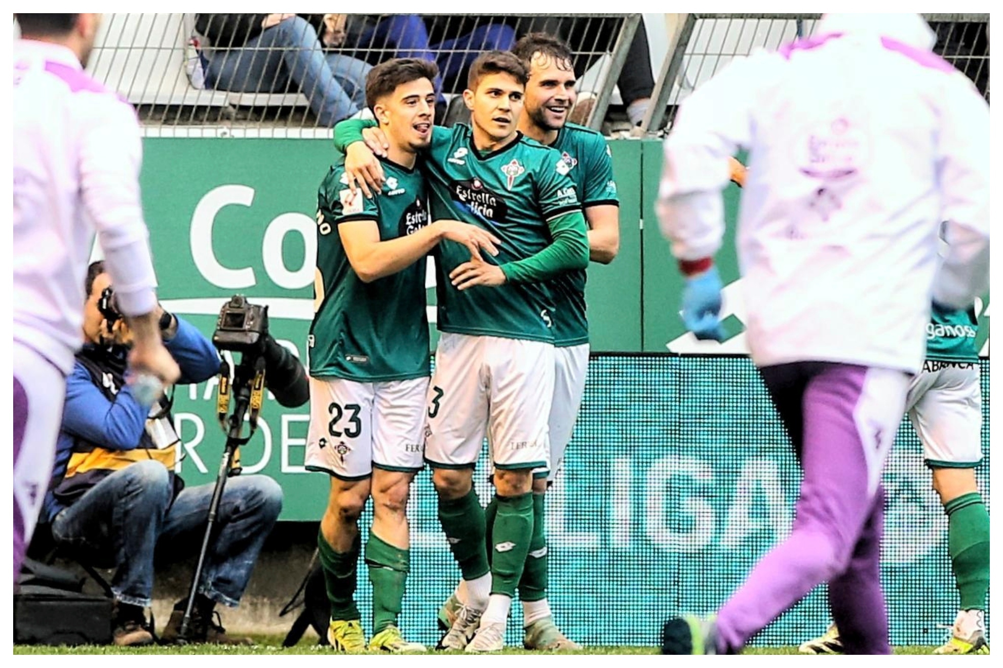 Nico Serrano celebra con scar Pinchi y lvaro Gimnez su gol al Valladolid