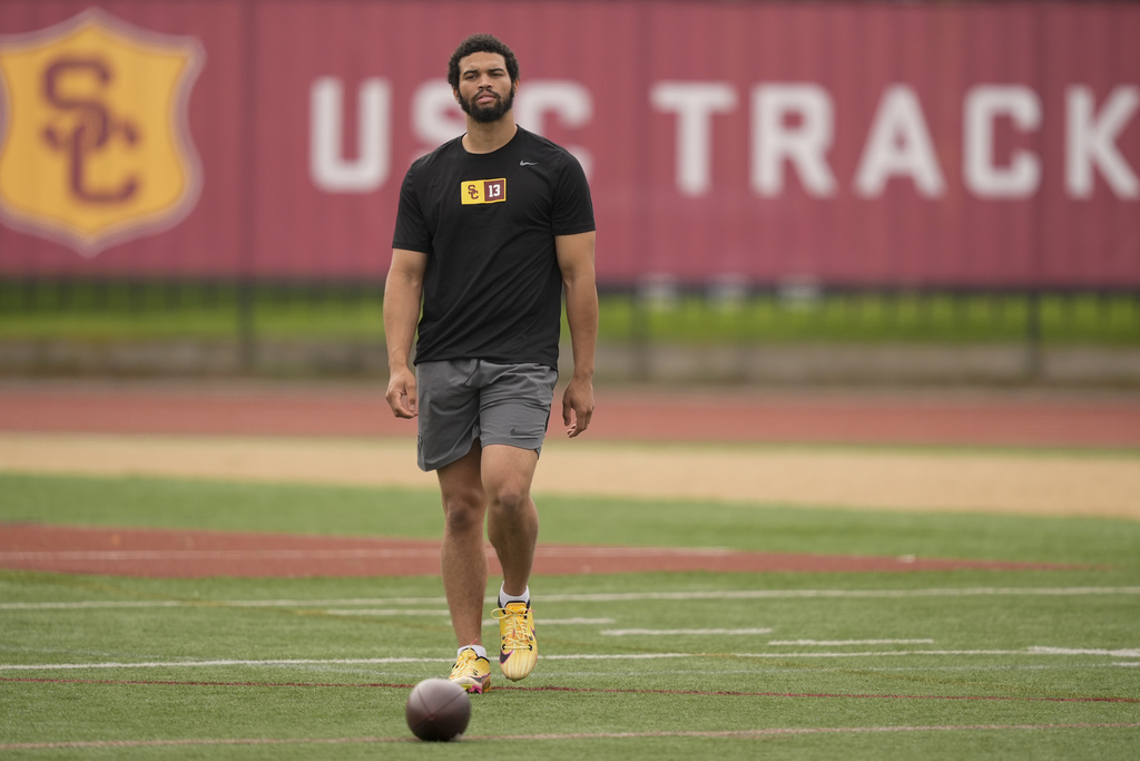 USC quarterback Caleb Williams warms up at the schools NFL Pro Day.