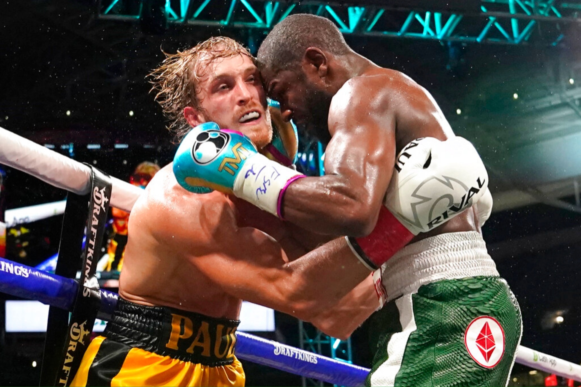 Logan Paul and Floyd Mayweather Jr. faced off in an exhibition fight in 2021.