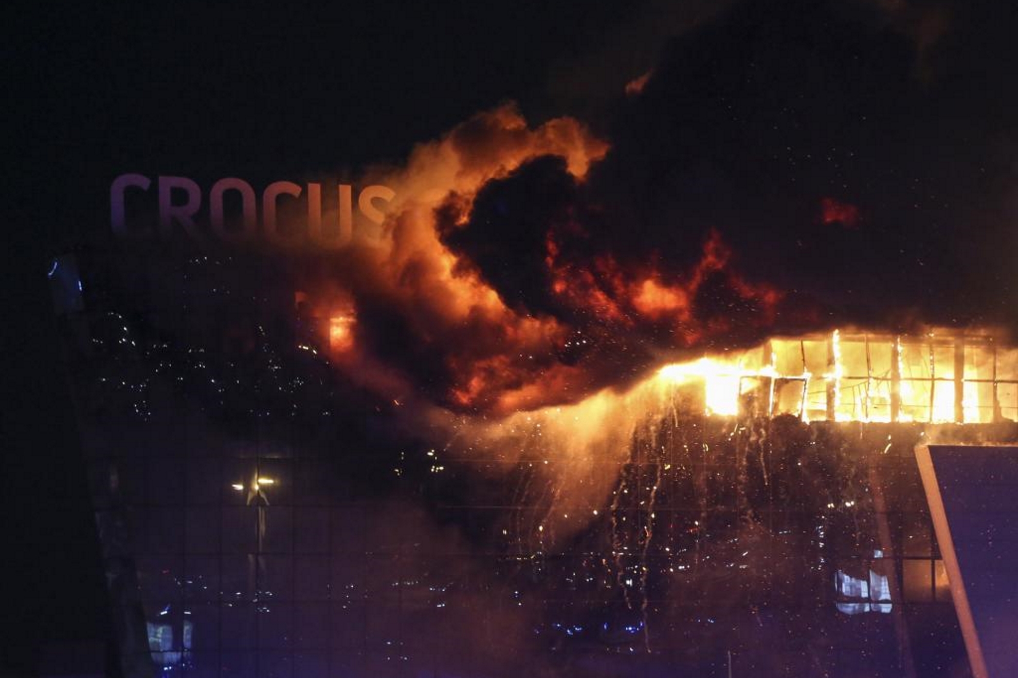 Imagen del incendio en el Crocus City Hall.