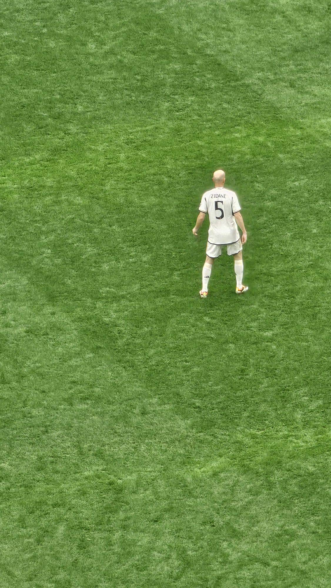 Zidane vuelve al Real Madrid casi tres aos despus