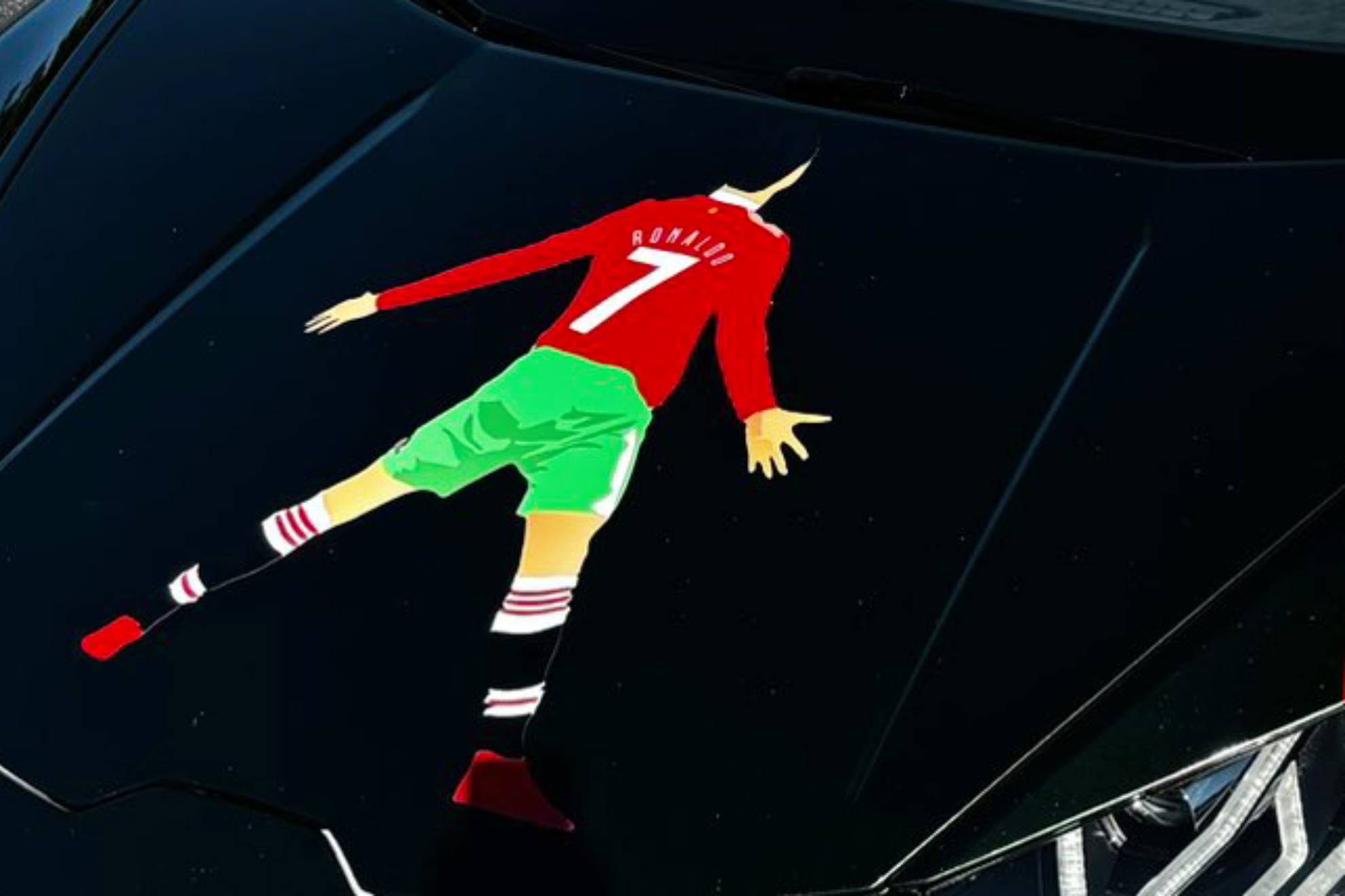 The Cristiano Ronaldo detail on IShowSpeeds car