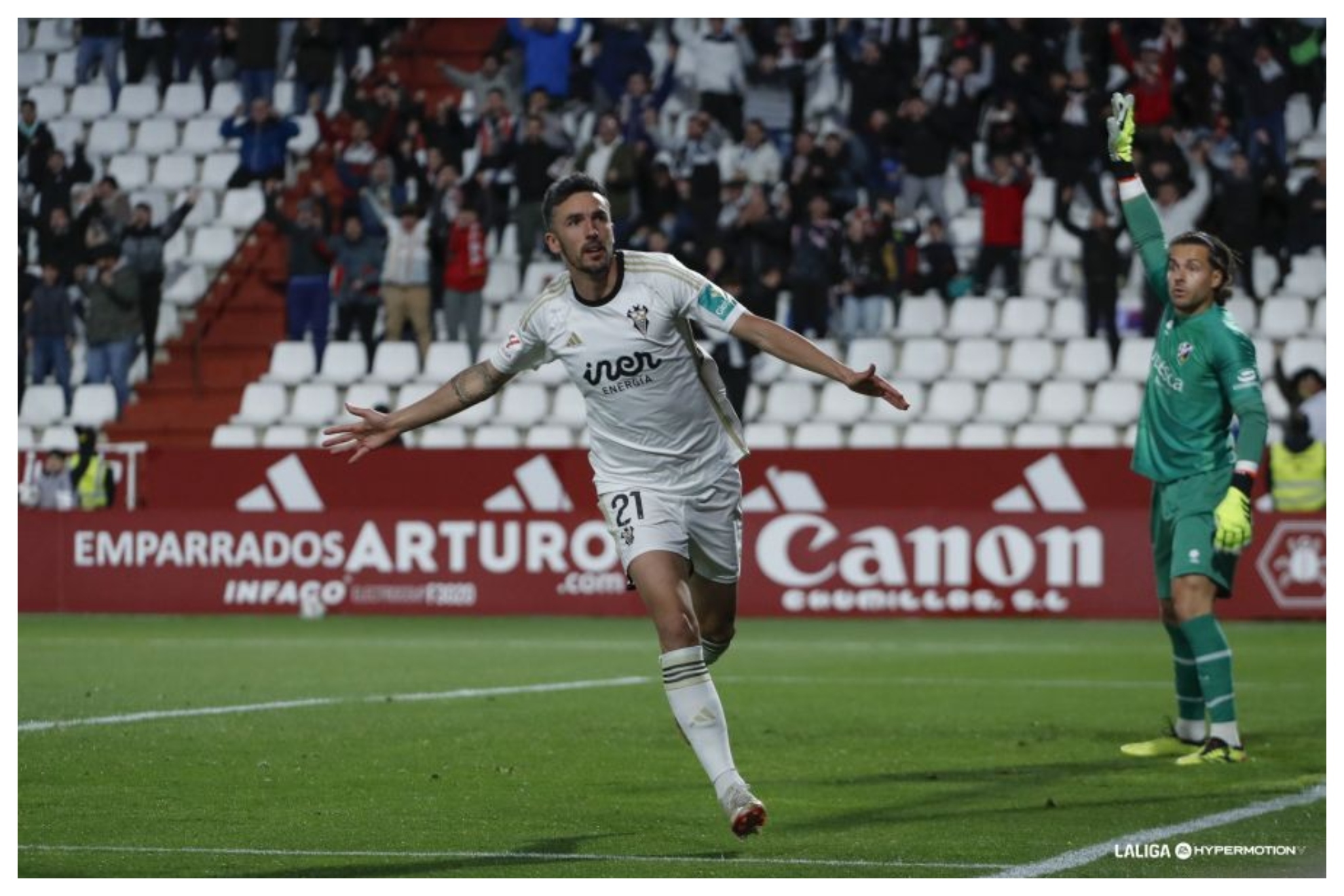Quiles celebra el gol que adelantaba al Albacete y acababa con la racha de lvaro