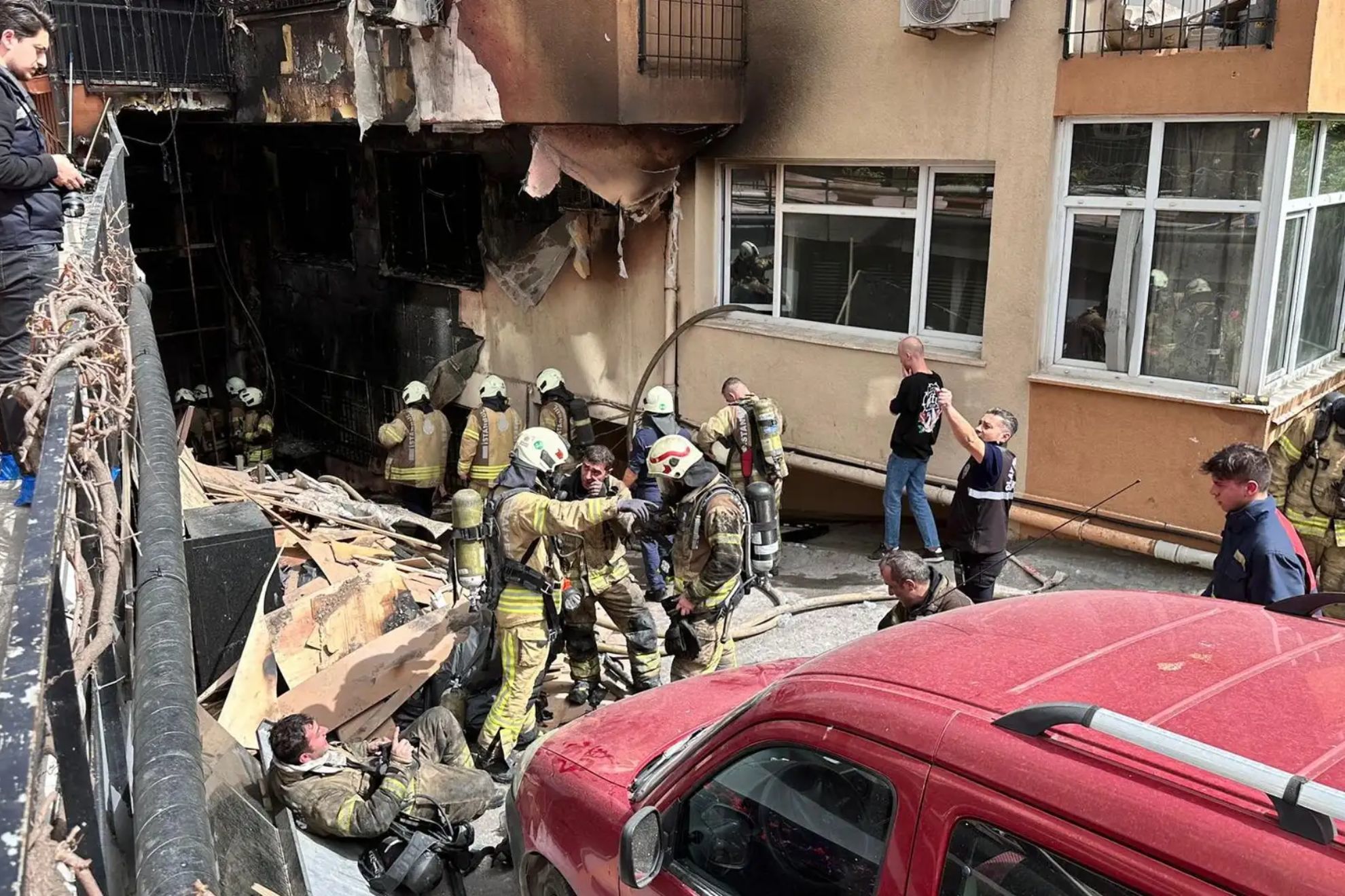 Un incendio en una discoteca de Estambul deja al menos 29 muertos