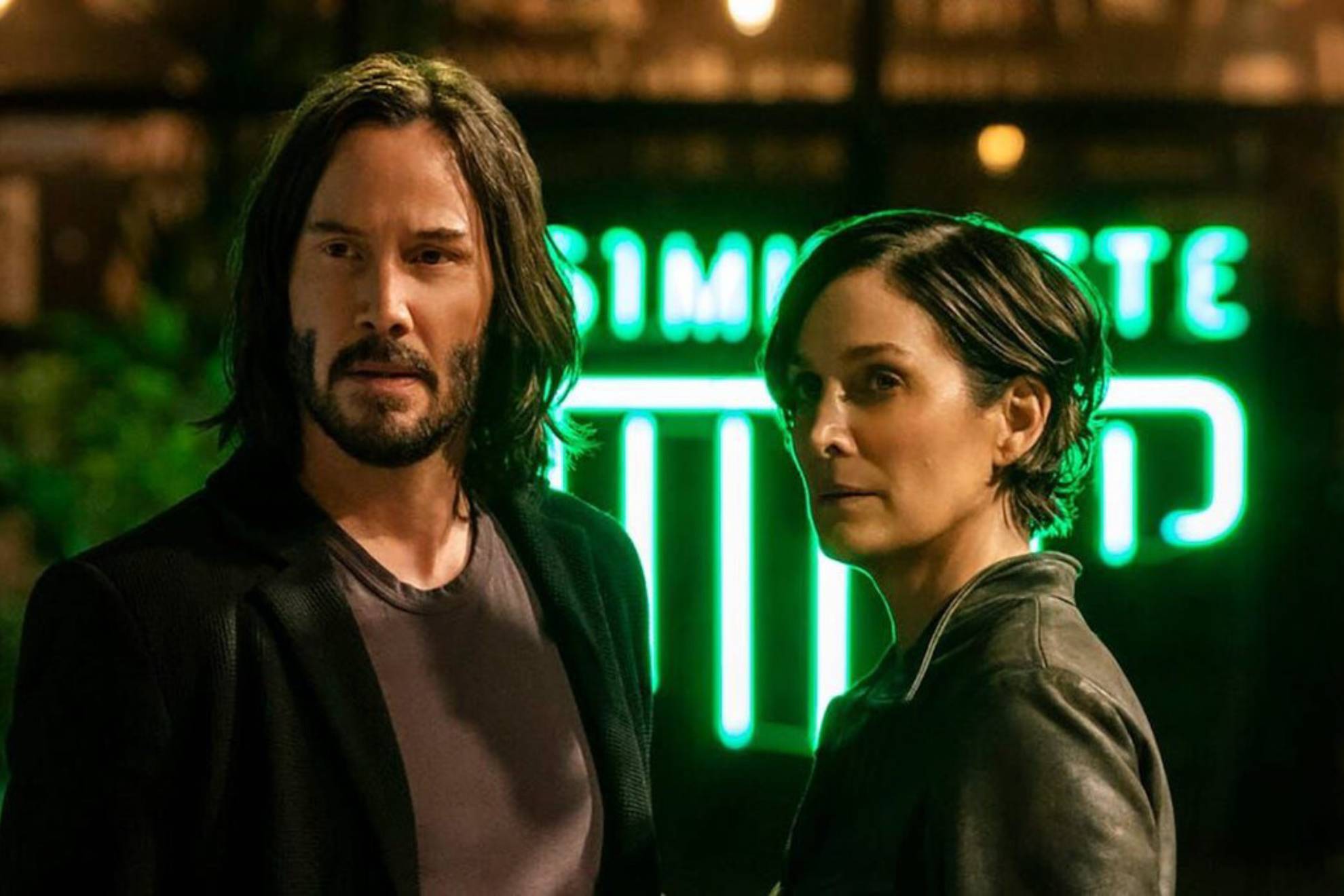 Keanu Reeves and Carrie-Anne Moss in Matrix Resurrections.