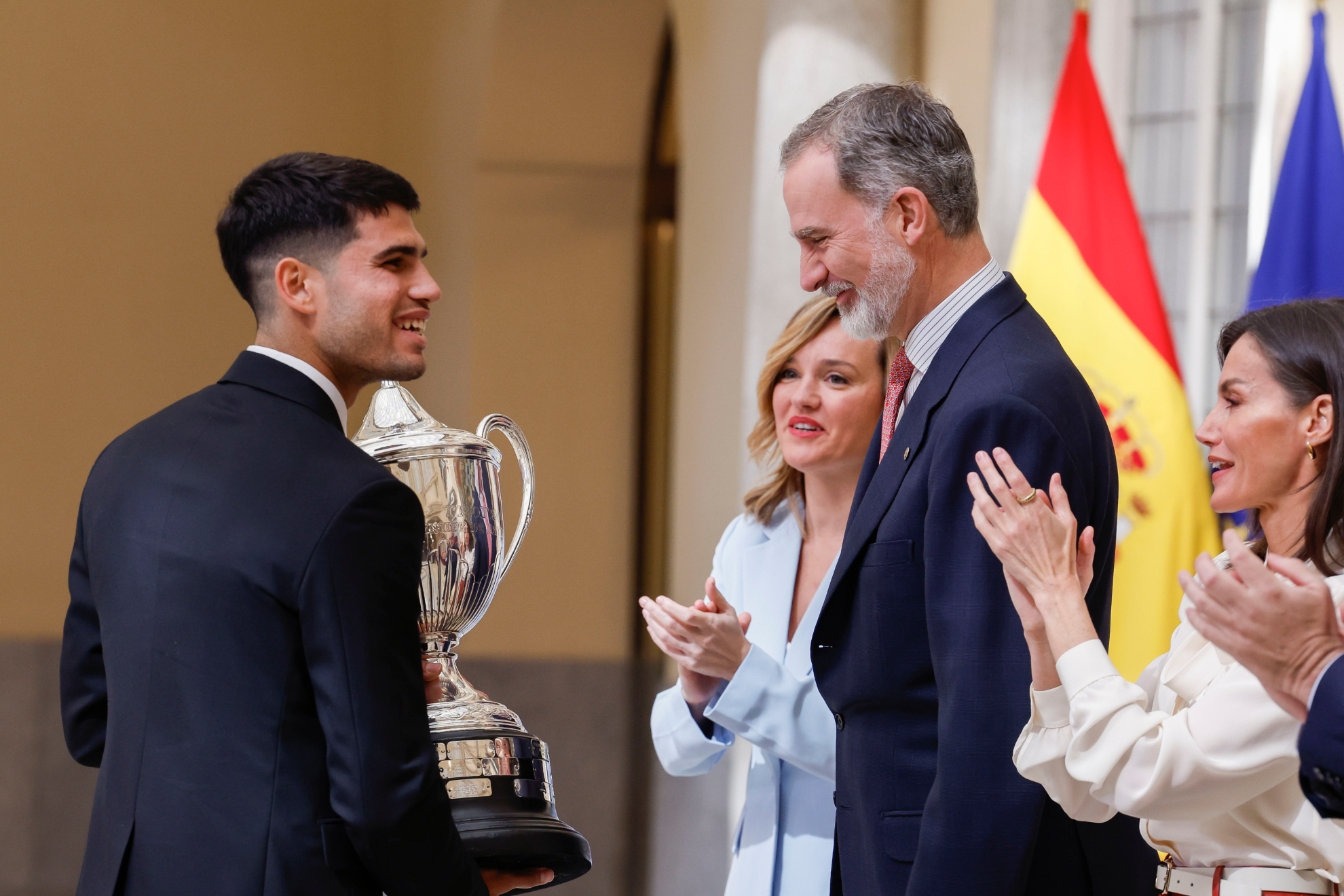 Carlos Alcaraz receiving the National Sports Award from the hands of King Felipe VI
