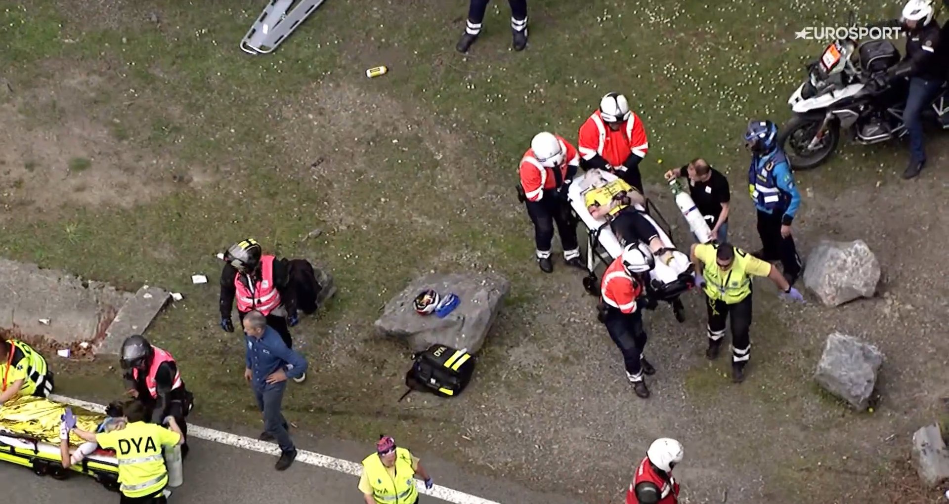 Vingegaard one of several big names involved in serious crash at Itzulia Basque Country