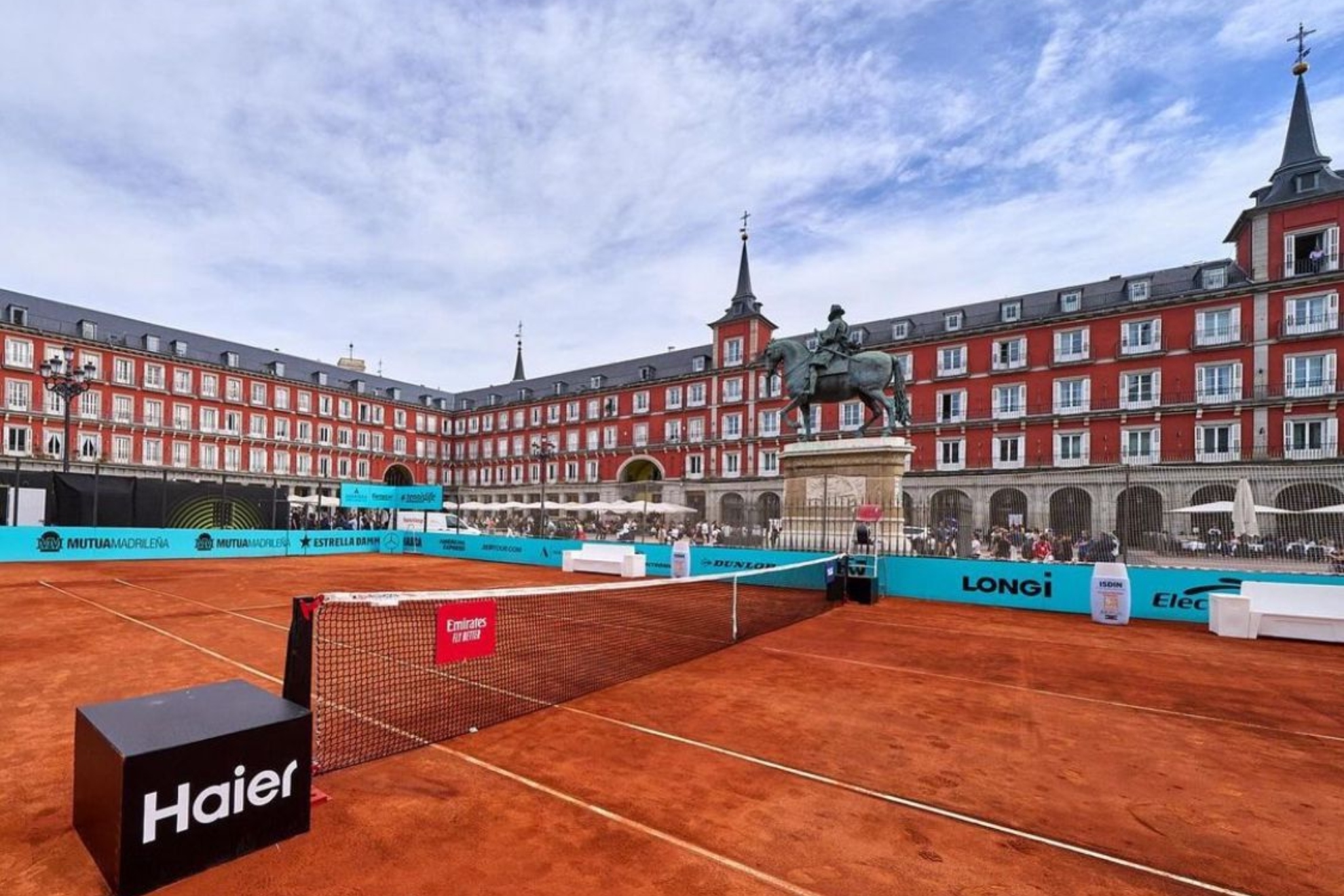 El Mutua Madrid Open inaugura una pista de tenis en la Plaza Mayor