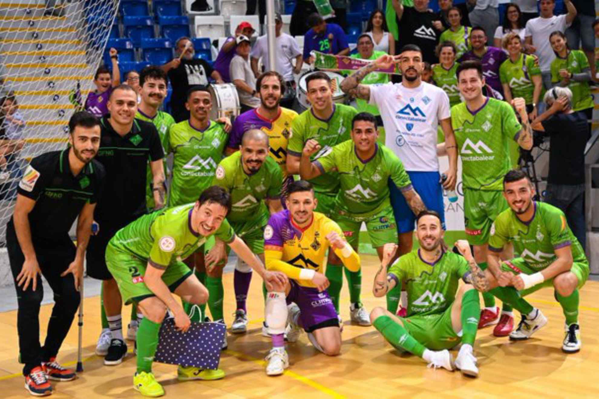 Mallorca Palma Futsal, ya sin Salar Aghapour que volvi a su pas, celebra la victoria en Son Moix