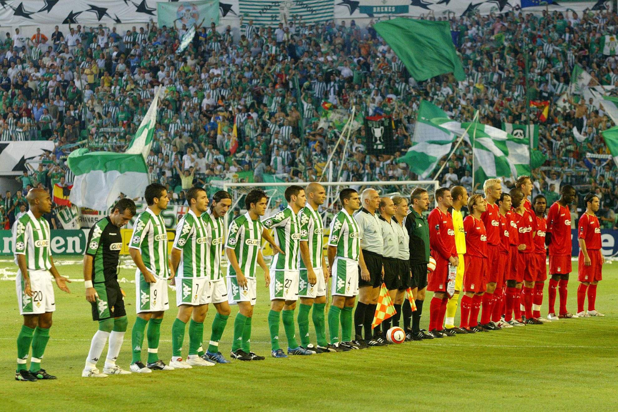 Partido de Champions entre Liverpool y Betis en 2005