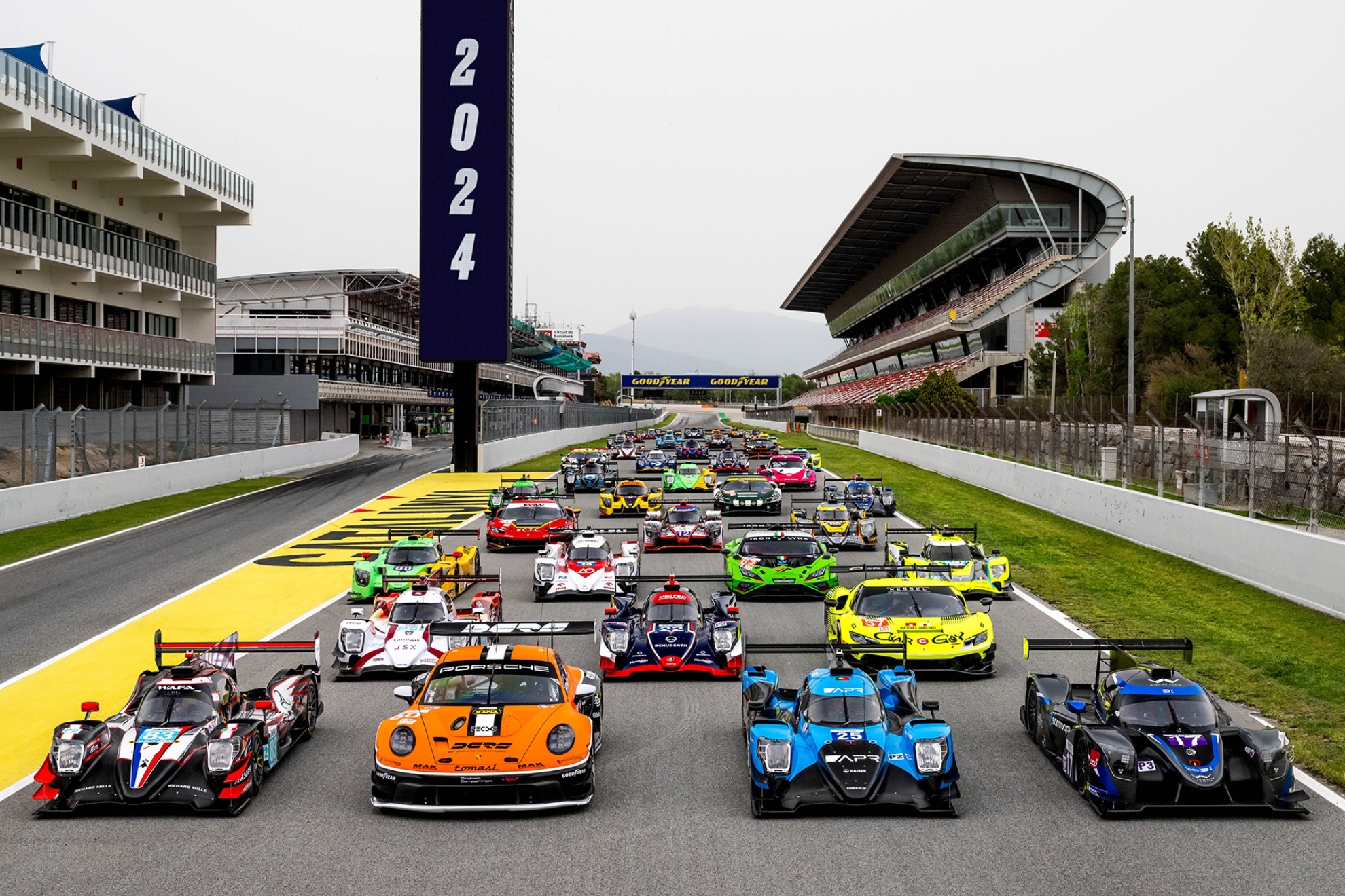 Los coches que van a competir en las 4 Horas de Barcelona.