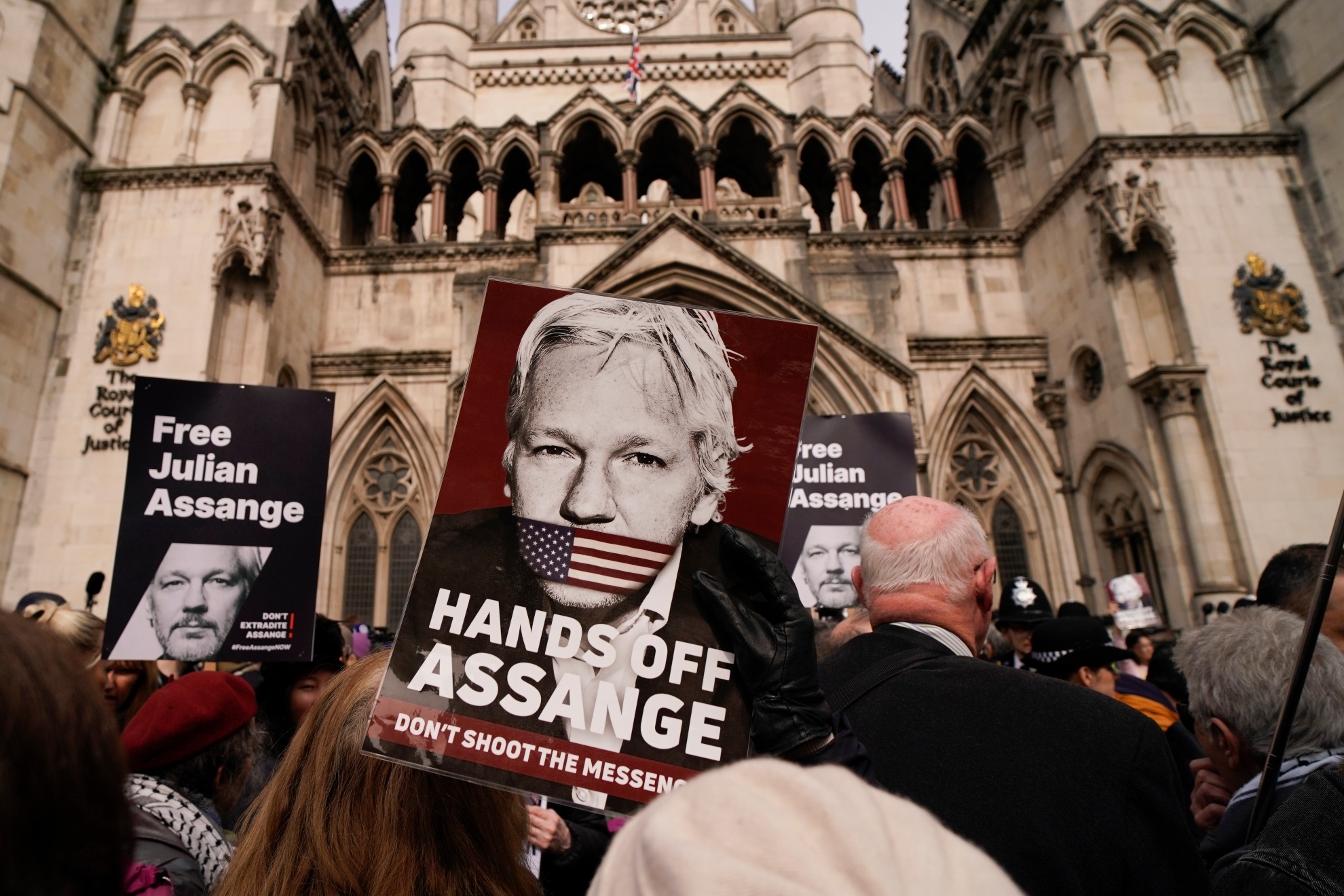 Protestors urge for Julian Assanges freedom