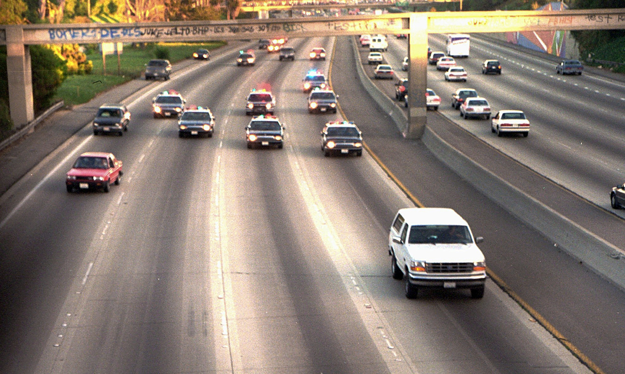 Imagen de la famosa huida de OJ Simpson en un Ford Bronco de 1993.
