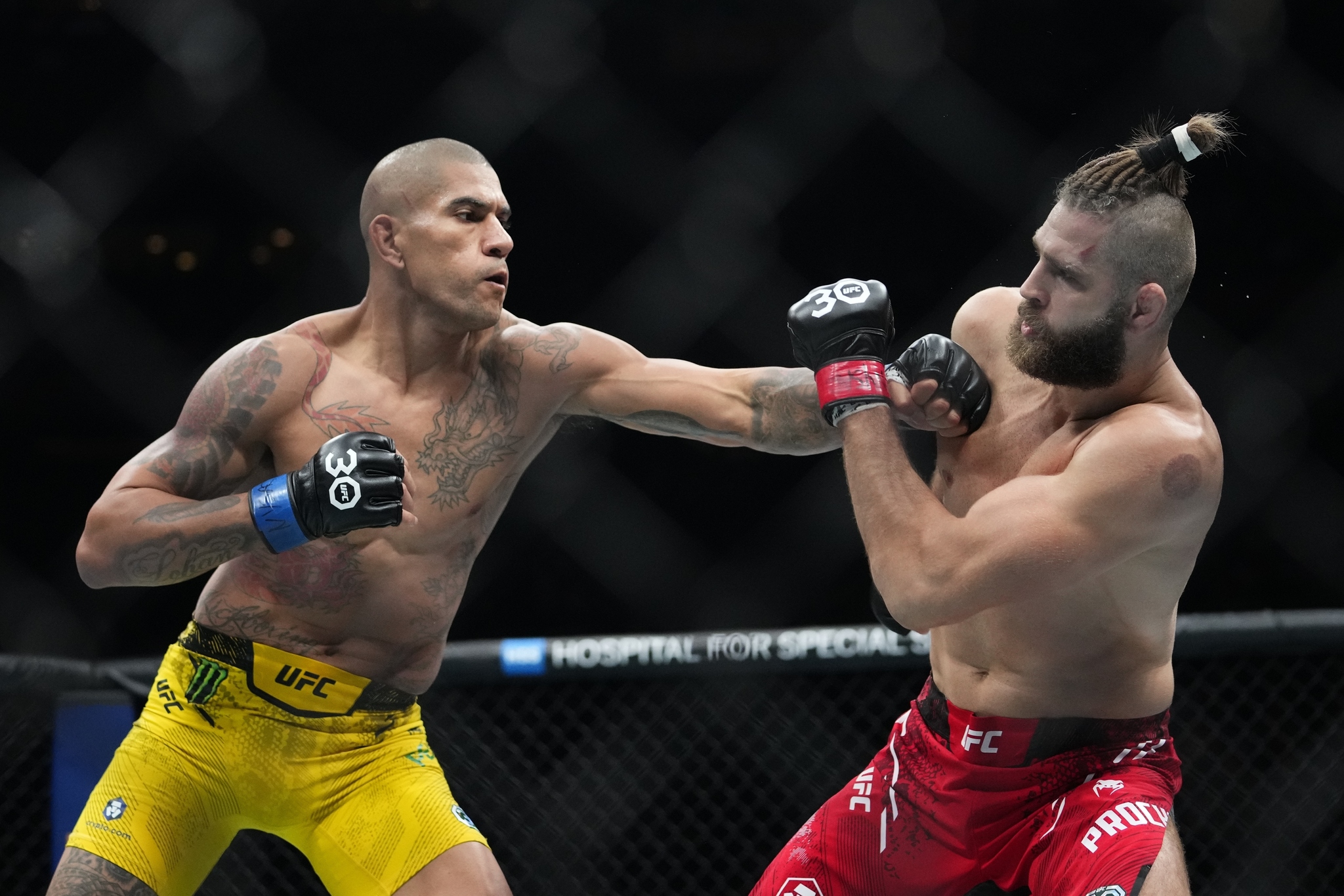 UFC 300: cunto dinero se llevarn los peleadores que ganen la gran noche de la UFC?