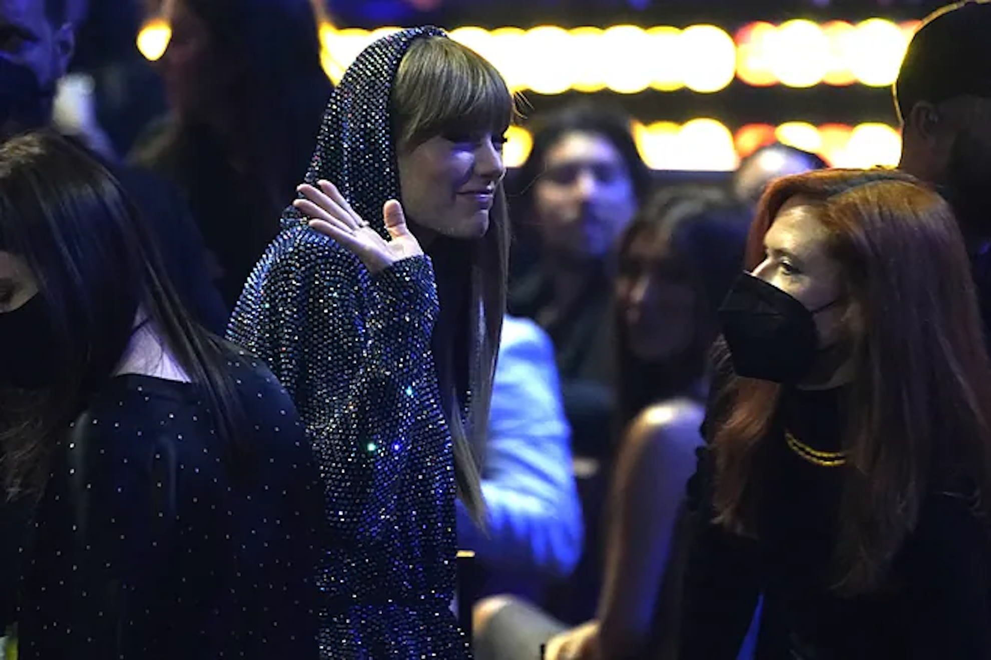 Taylor Swifts latest thousand-dollar dress to seduce Travis Kelce