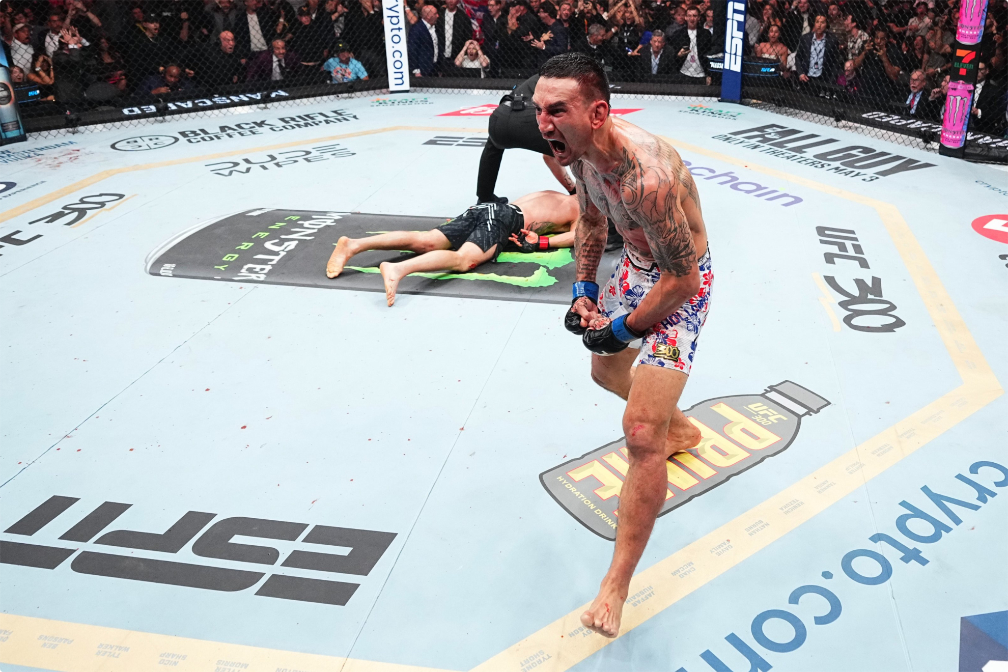 Max Holloway celebrates the win over Gaethje.