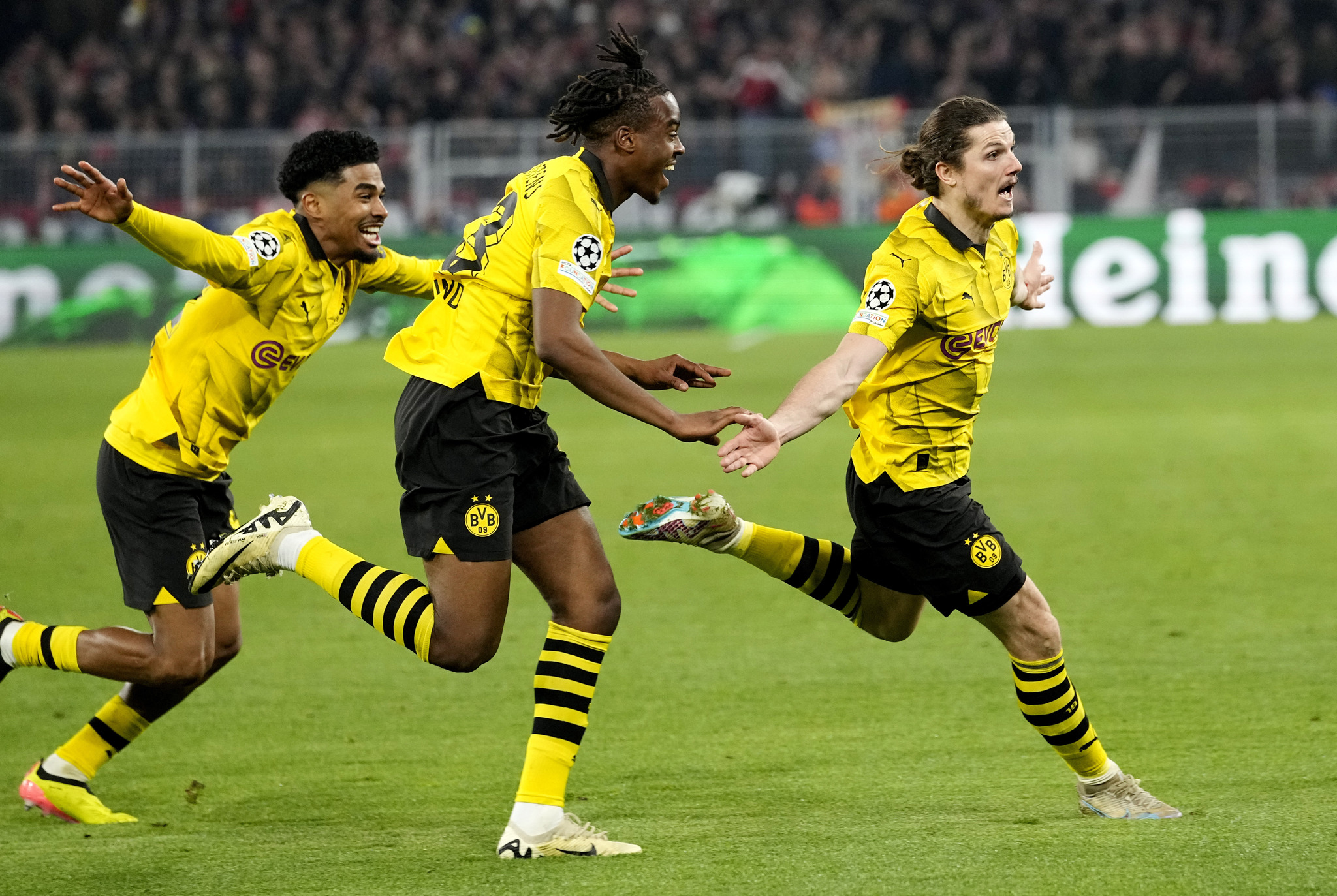 Dortmunds Marcel Sabitzer celebrates his sides fourth goal