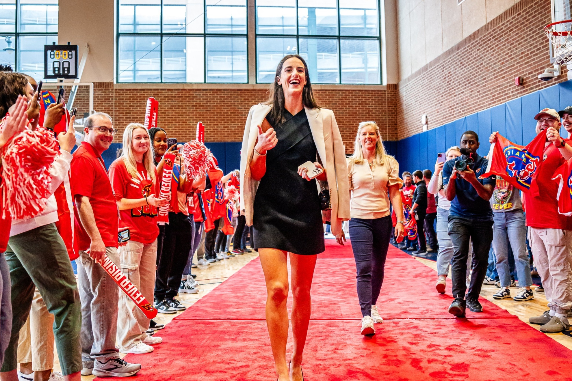 New era in WNBA history as Indiana Fever officially welcomes Caitlin Clark  home | Marca