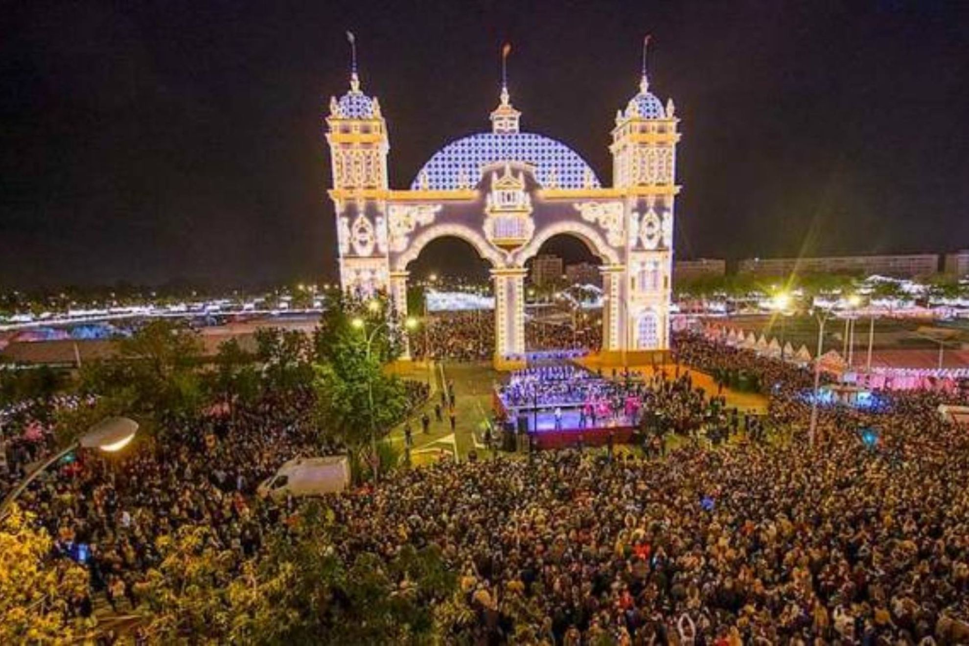 Los papagorda de la Feria de Sevilla: la ltima moda que puede acabar en multas de 10.000 euros