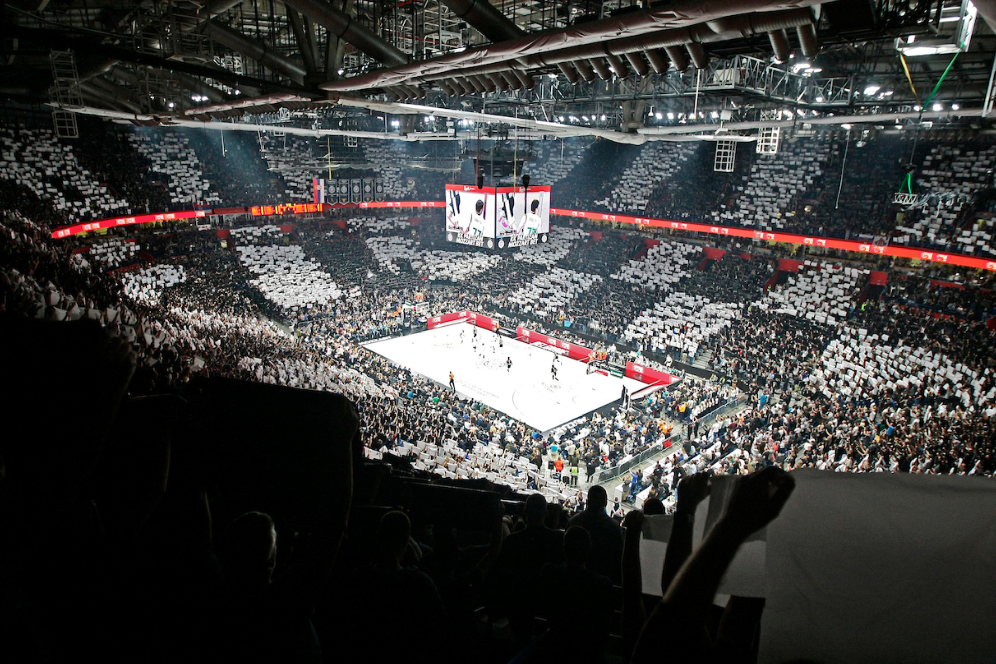 Una panor�mica del Stark Arena durante un encuentro del Partizan.