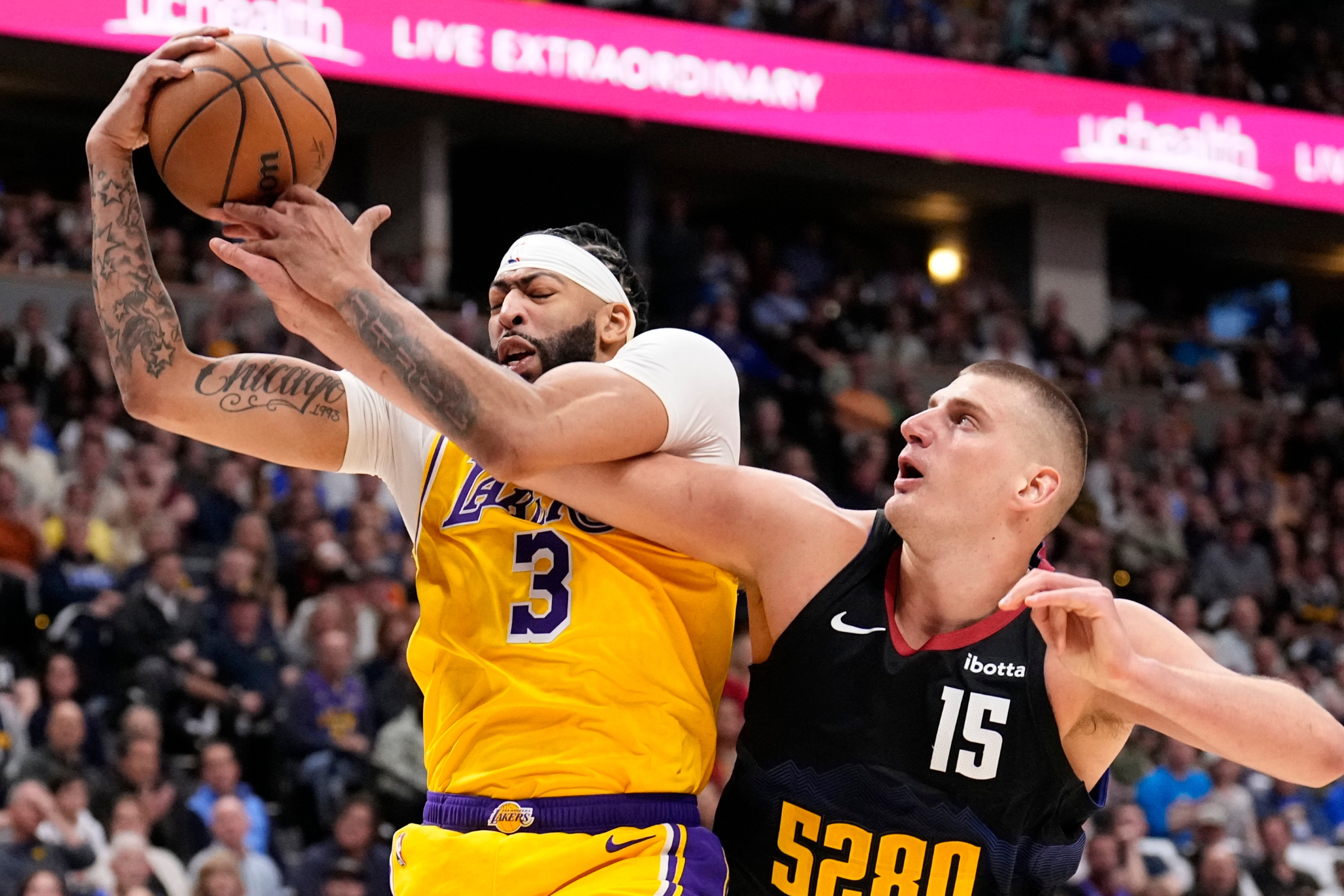 Lakers Anthony Davis explodes after loss in Denver, throws Darvin Ham under the bus