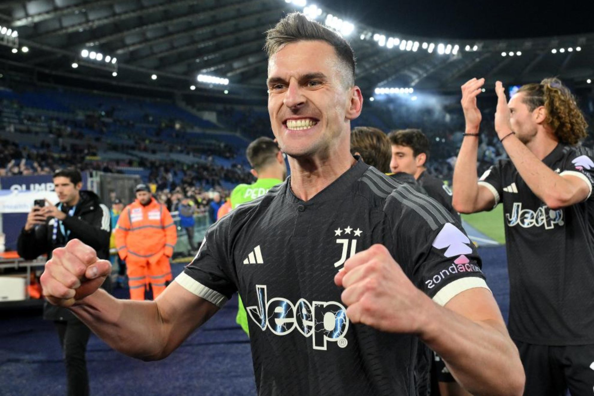 Milik celebrando el pase de la Juventus a la final de Coppa
