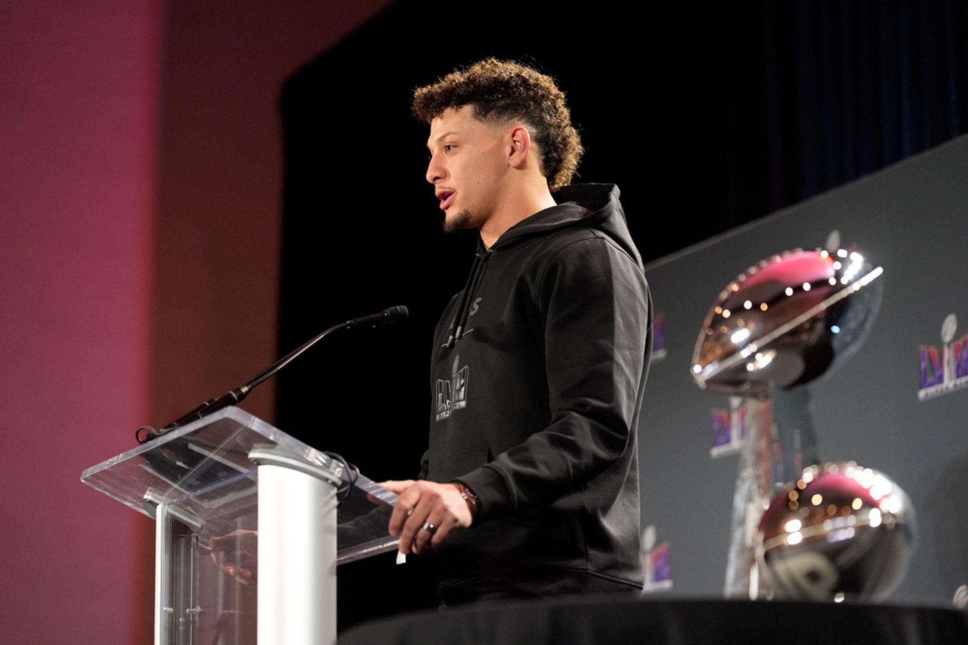 Mahomes prefers to speak freely in public rather than read