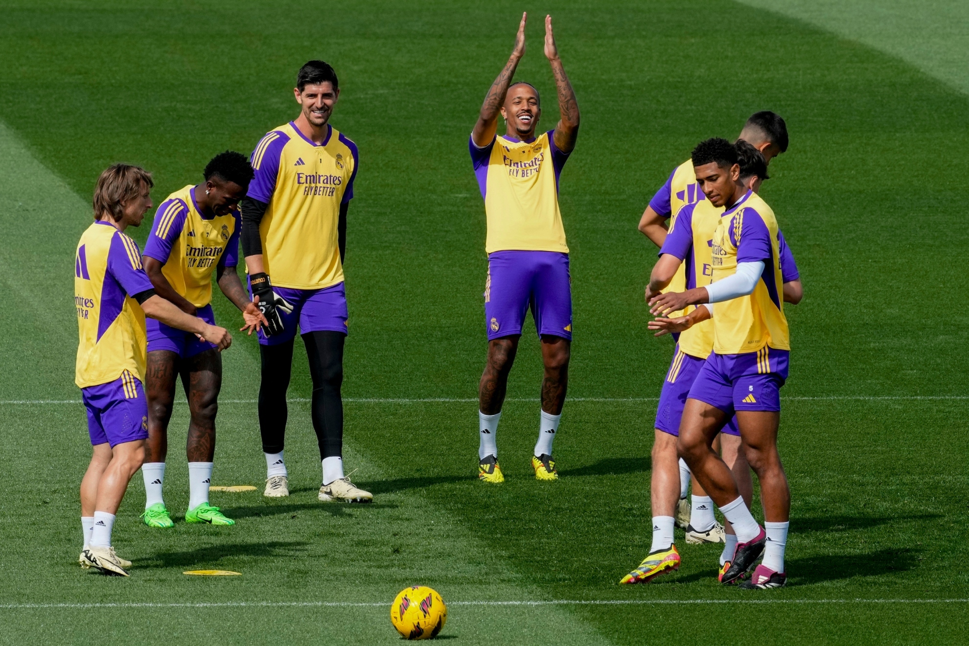 Courtois, junto a sus compaeros en un entrenamiento del Real Madrid.