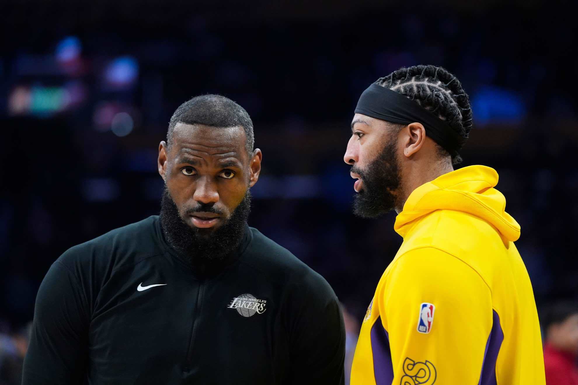 LeBron James got frustrated with Anthony Davis during Lakers Game 2 loss