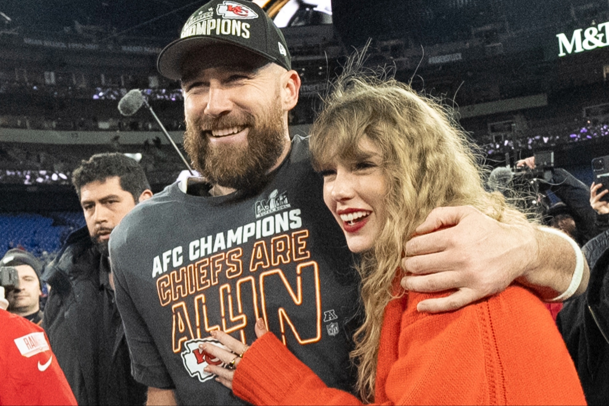 Chiefs star tight end Travis Kelce and pop superstar Taylor Swift.