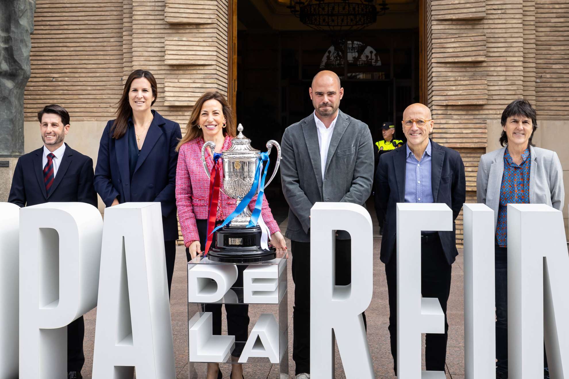 Foto de familia con representantes deportivos e institucionales en Zaragoza / RFEF