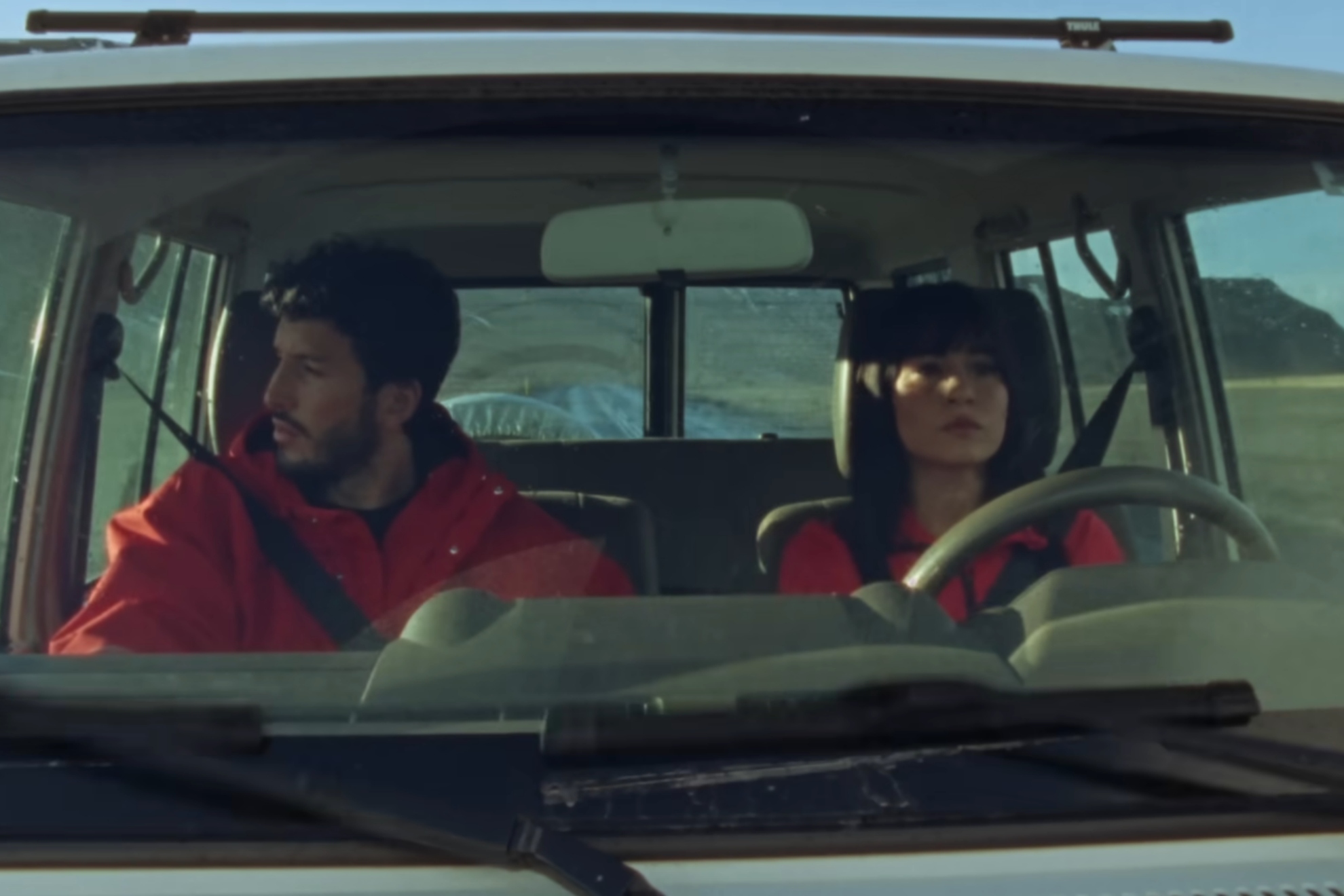 Una imagen de Sebastin Yatra y Aitana Ocaa en el videoclip. YOUTUBE