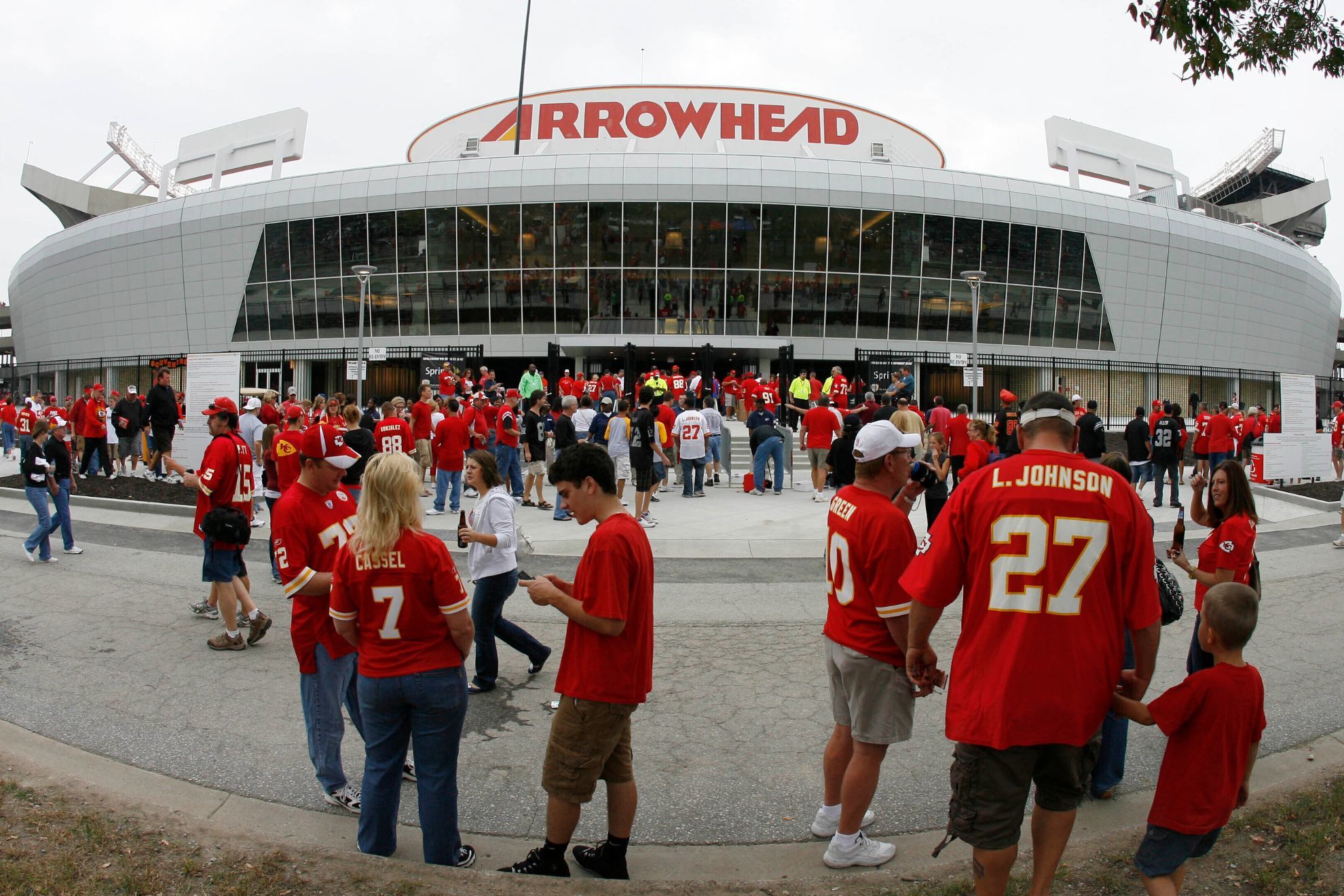 Chiefs owner exploring leaving Arrowhead and Kansas City after sales tax funding for renovations was rejected