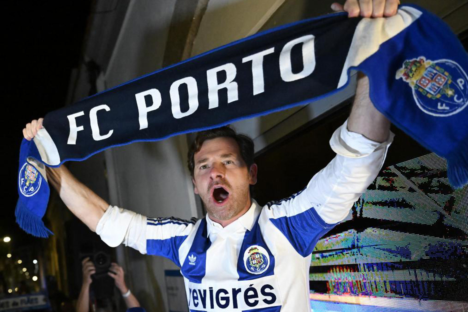 Villas-Boas celebra su victoria en las elecciones del Oporto.