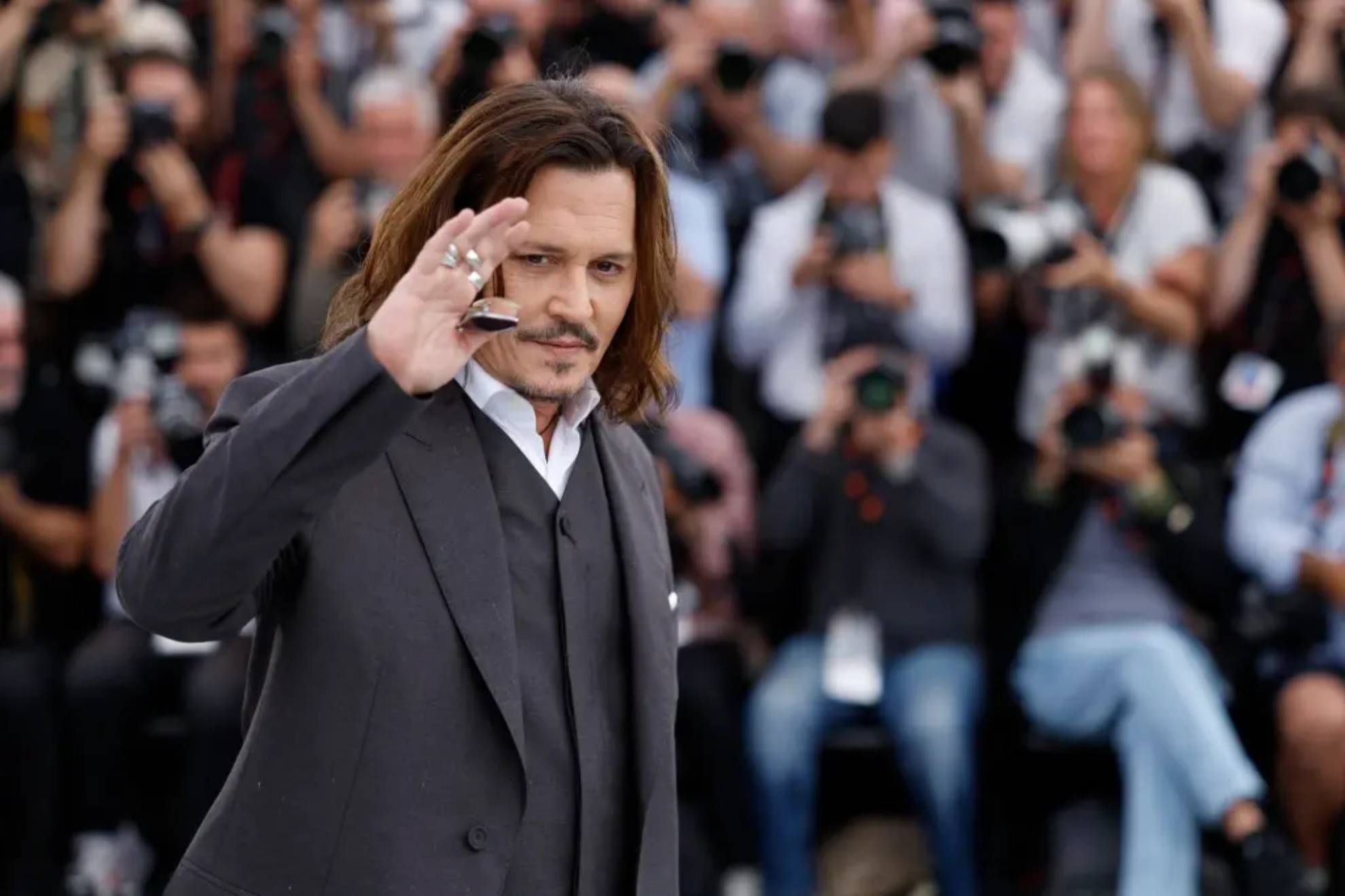 Johnny Depp no piensa regresar a Hollywood: Son desechables y lo saben