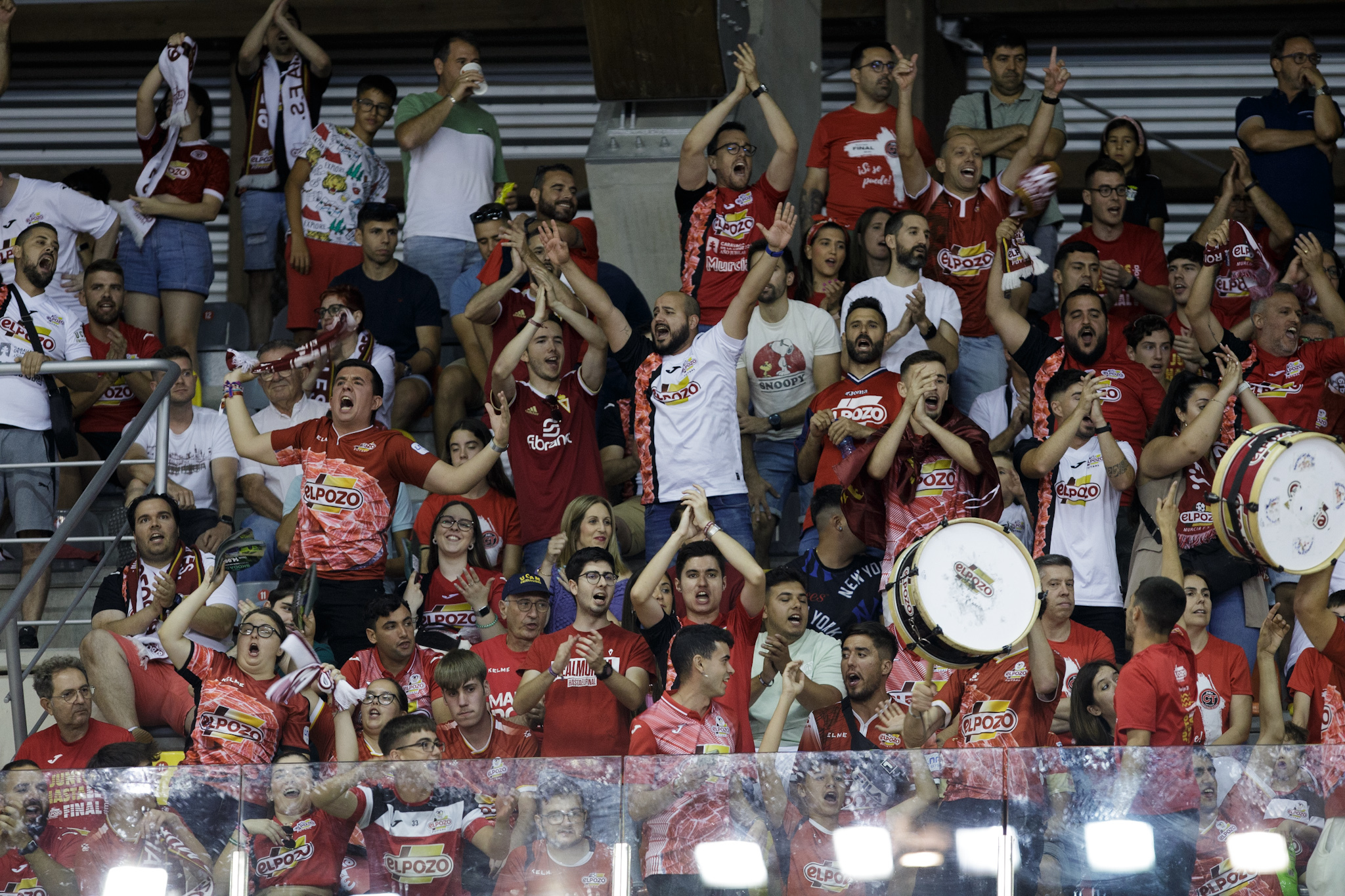 ElPozo Murcia salva el primer 'match ball' en los penaltis ante Jimbee Cartagena y fuerza el cuarto partido