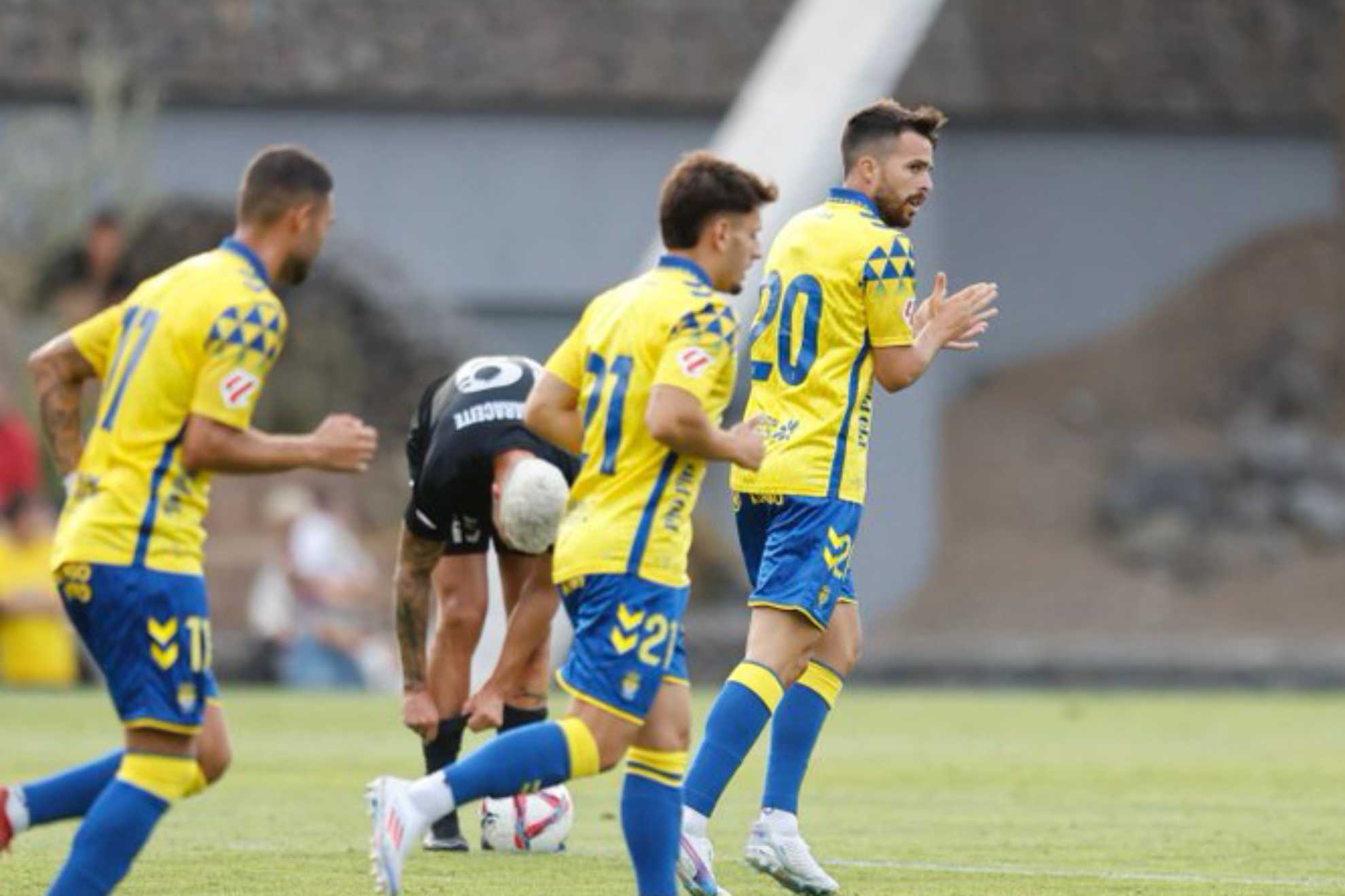 Los jugadores de Las Palmas, tras marcar ante el Tamaraceite.