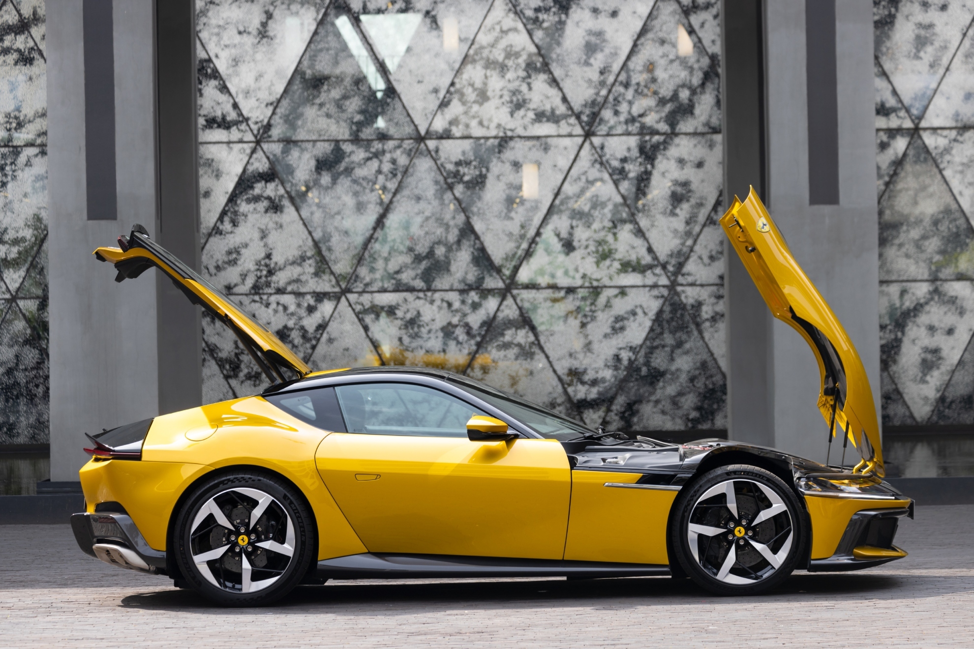 The 12Cilindri will cost 440,000 euros in Spain... plus extras.
