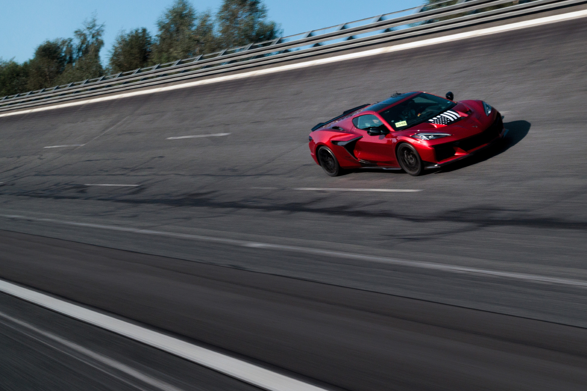 The ZR1 driven by Reuss, in action.