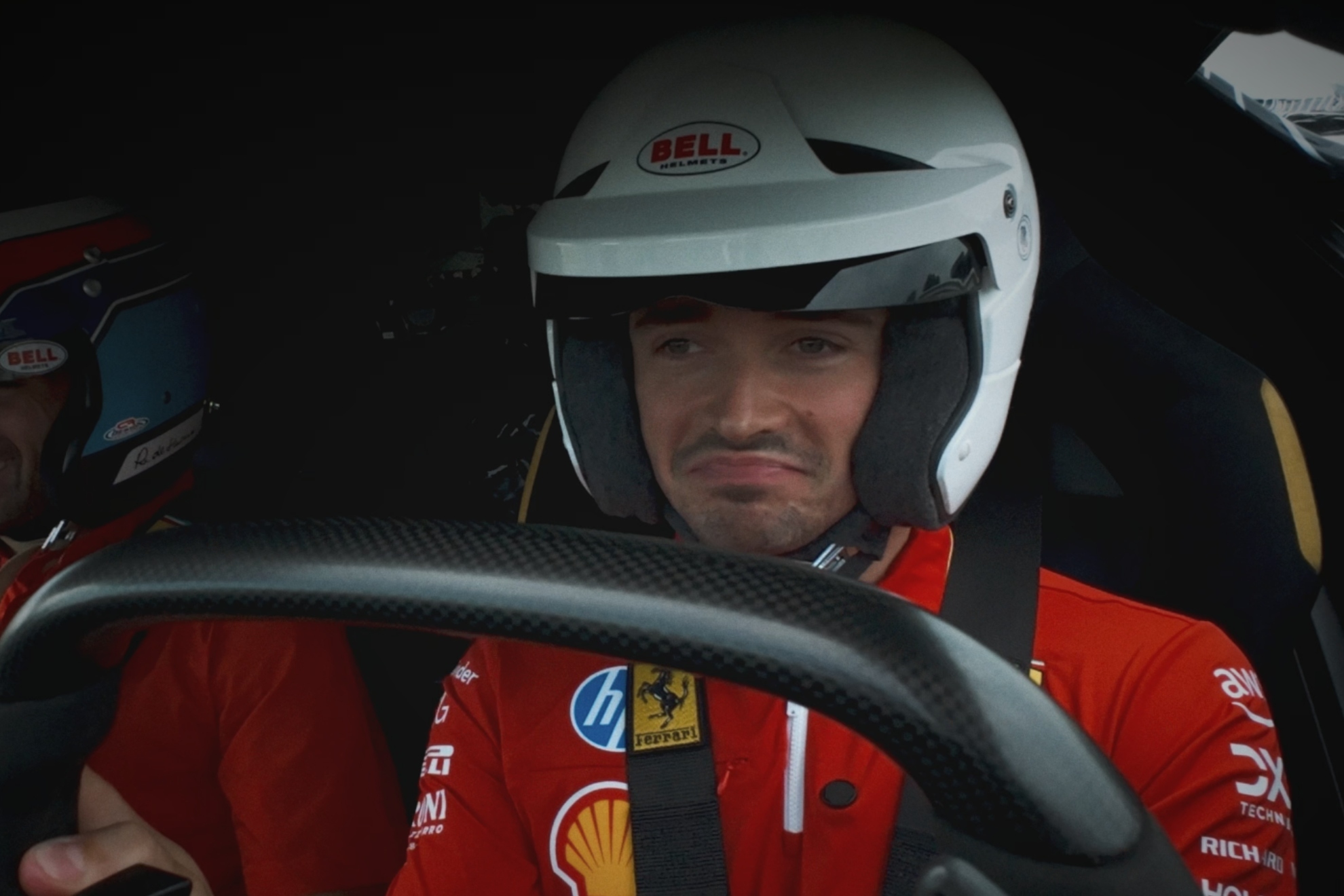Leclerc hace un gesto de aprobaci